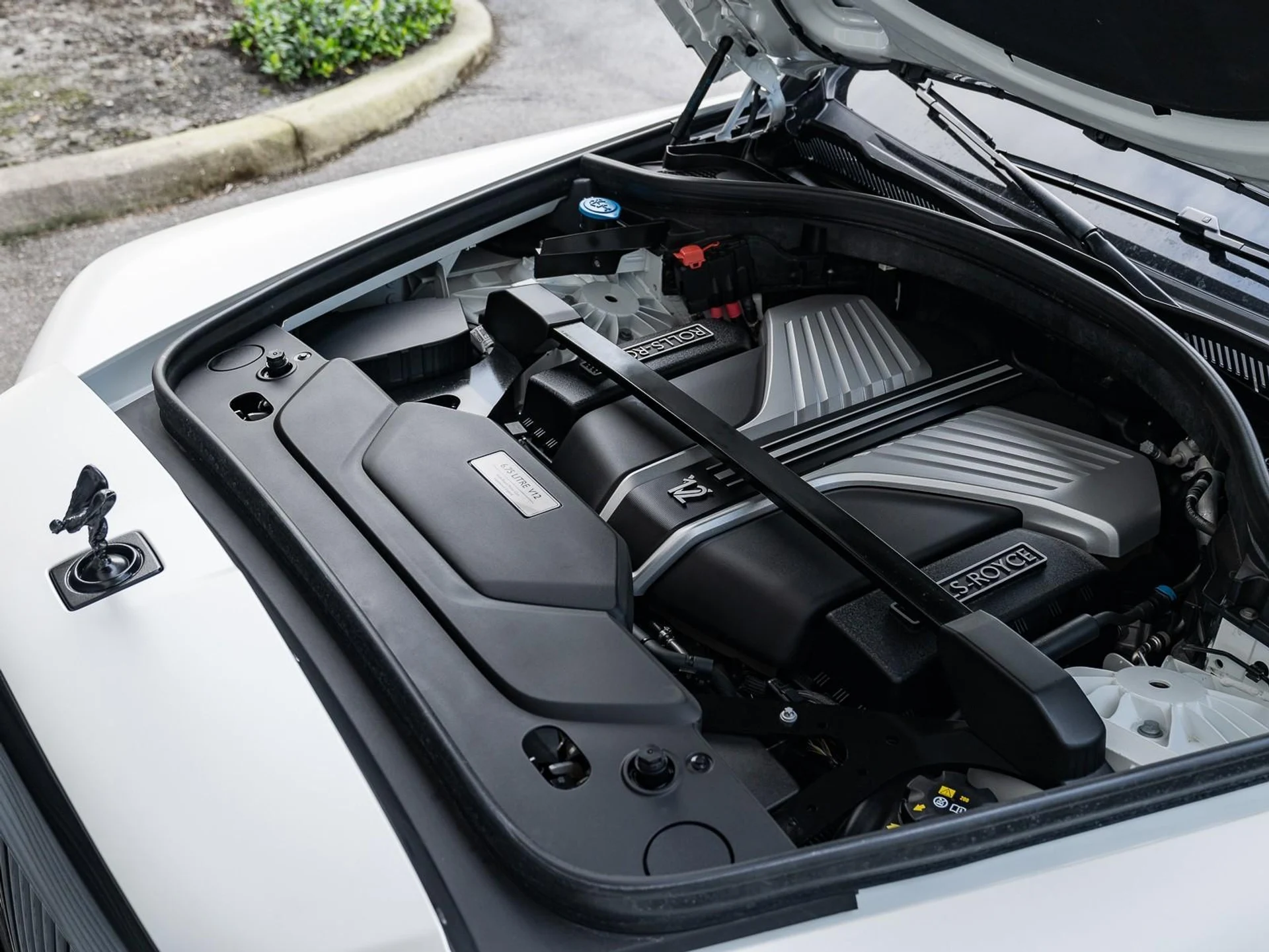 mph060_2014755728_Used_2023_Rolls_Royce_Cullinan_1761685711_f3c25953a0