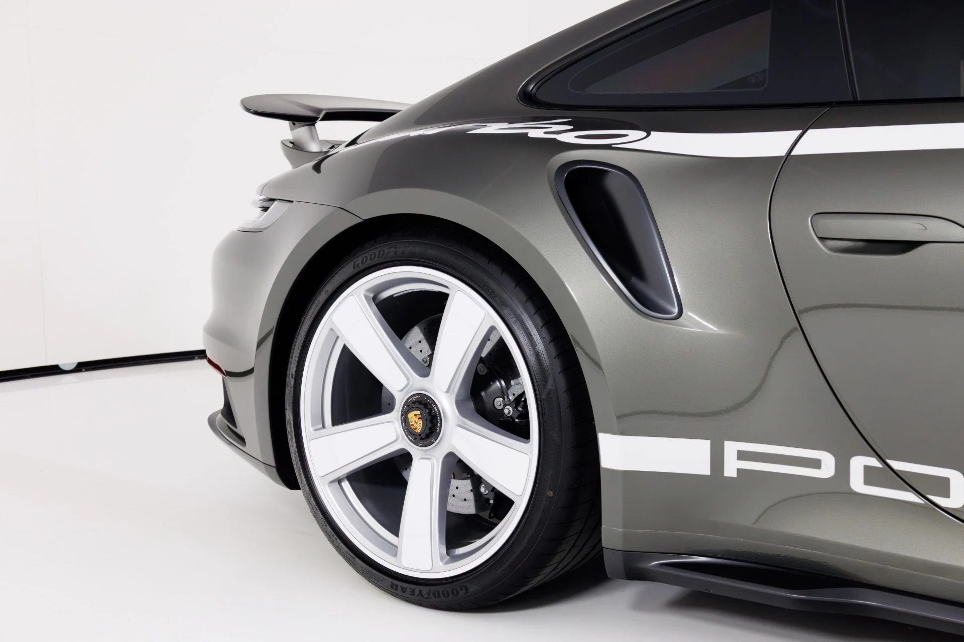 mph060_20440748_Used_2025_Porsche_911_Turbo_50_Years_1769710006_d4fce1d5a6