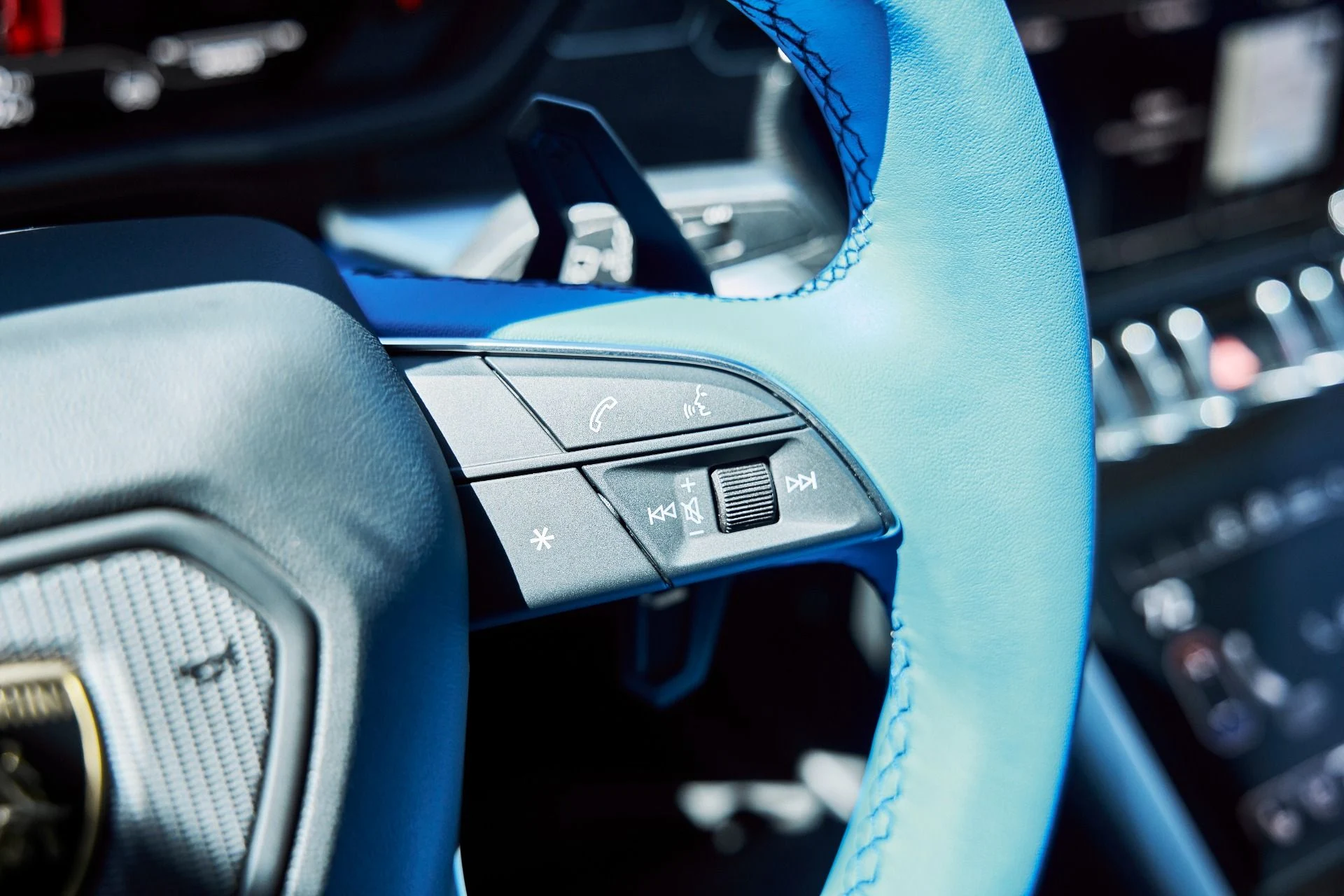 mph060_205259998_Used_2024_Lamborghini_Urus_S_1775866787_97d9b058fd