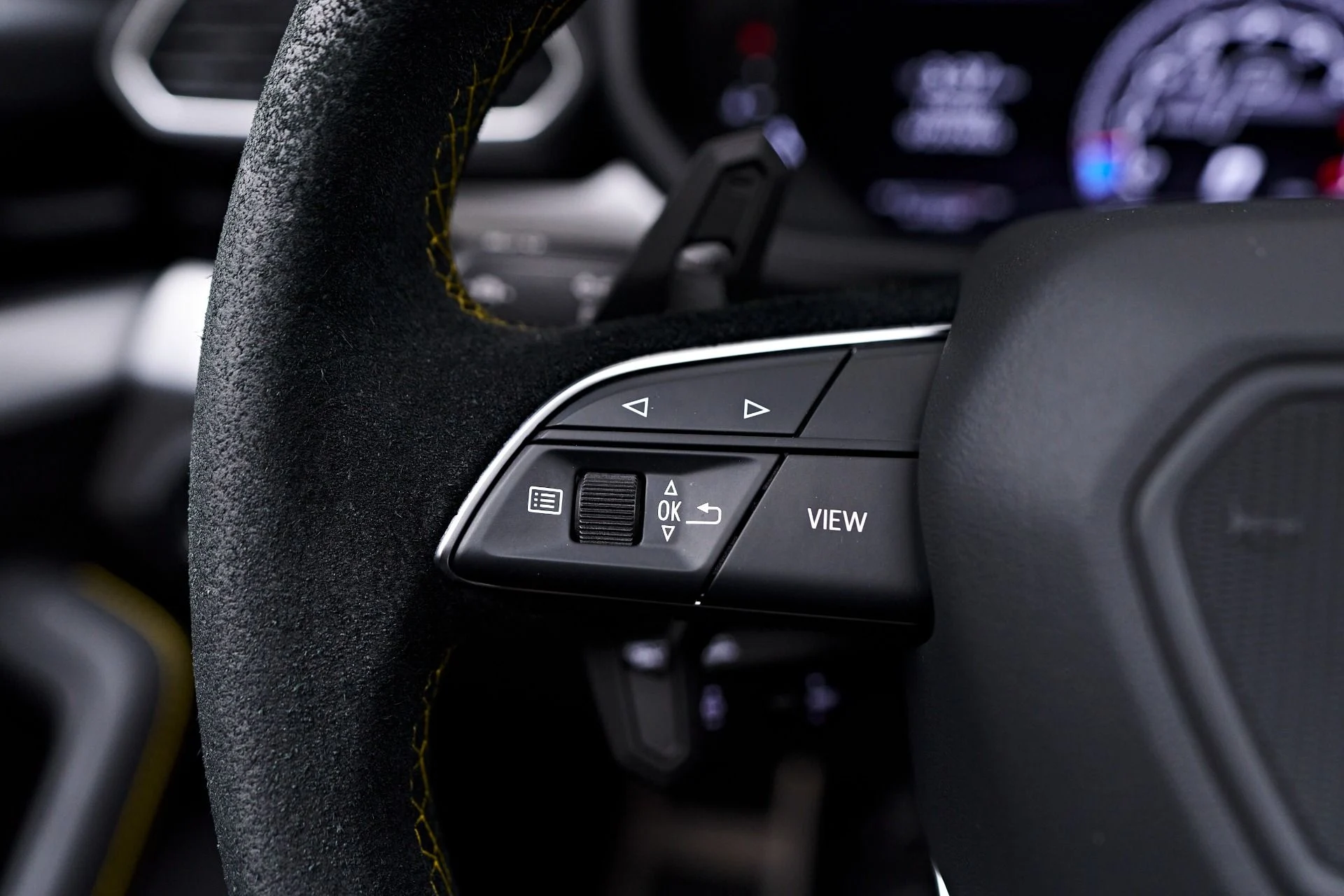 mph060_2071973504_Used_2021_Lamborghini_Urus_Base_1758751782_8418f461c5