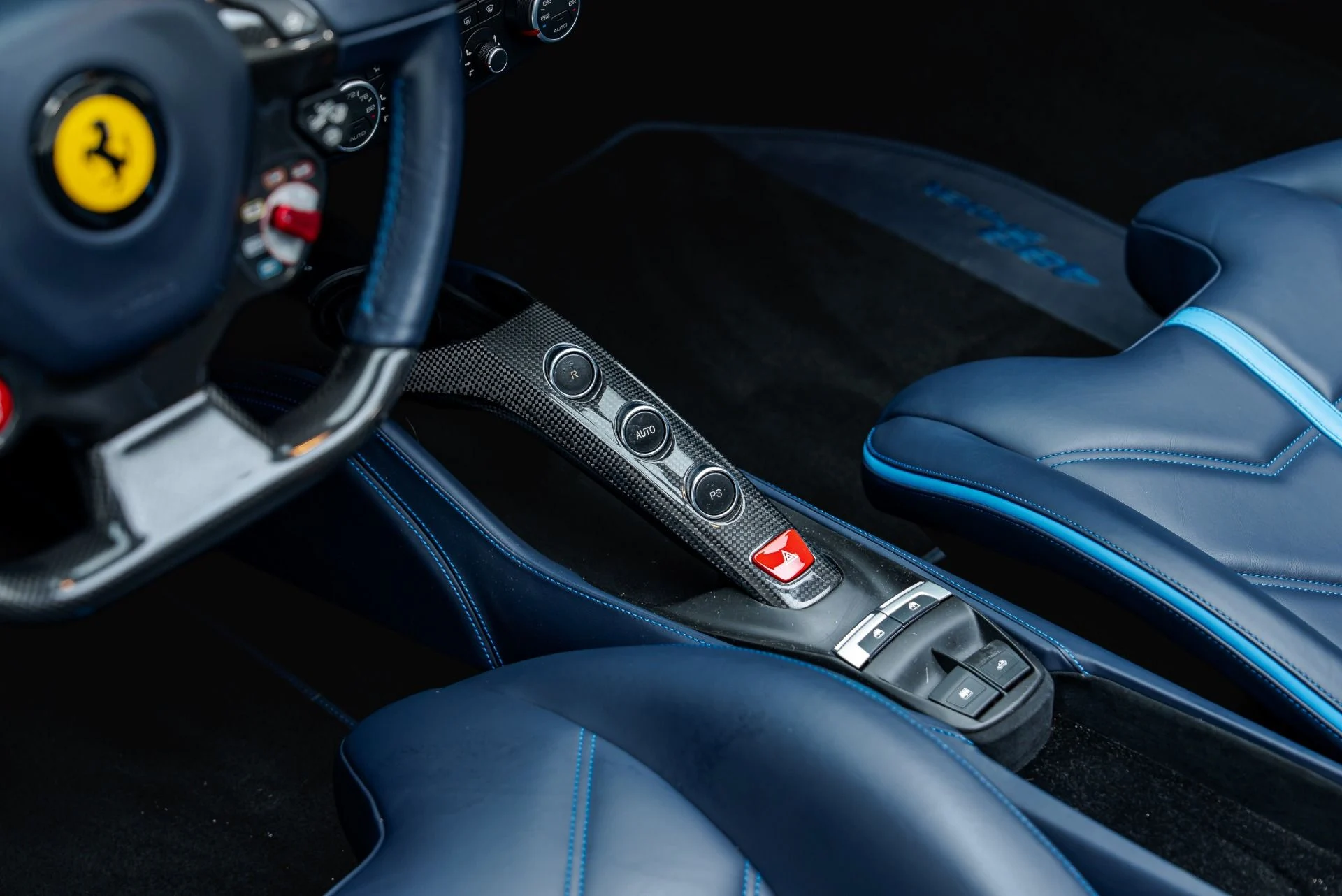 mph060_2084368120_Used_2019_Ferrari_488_Spider_1790896039_0b8dfb9c56