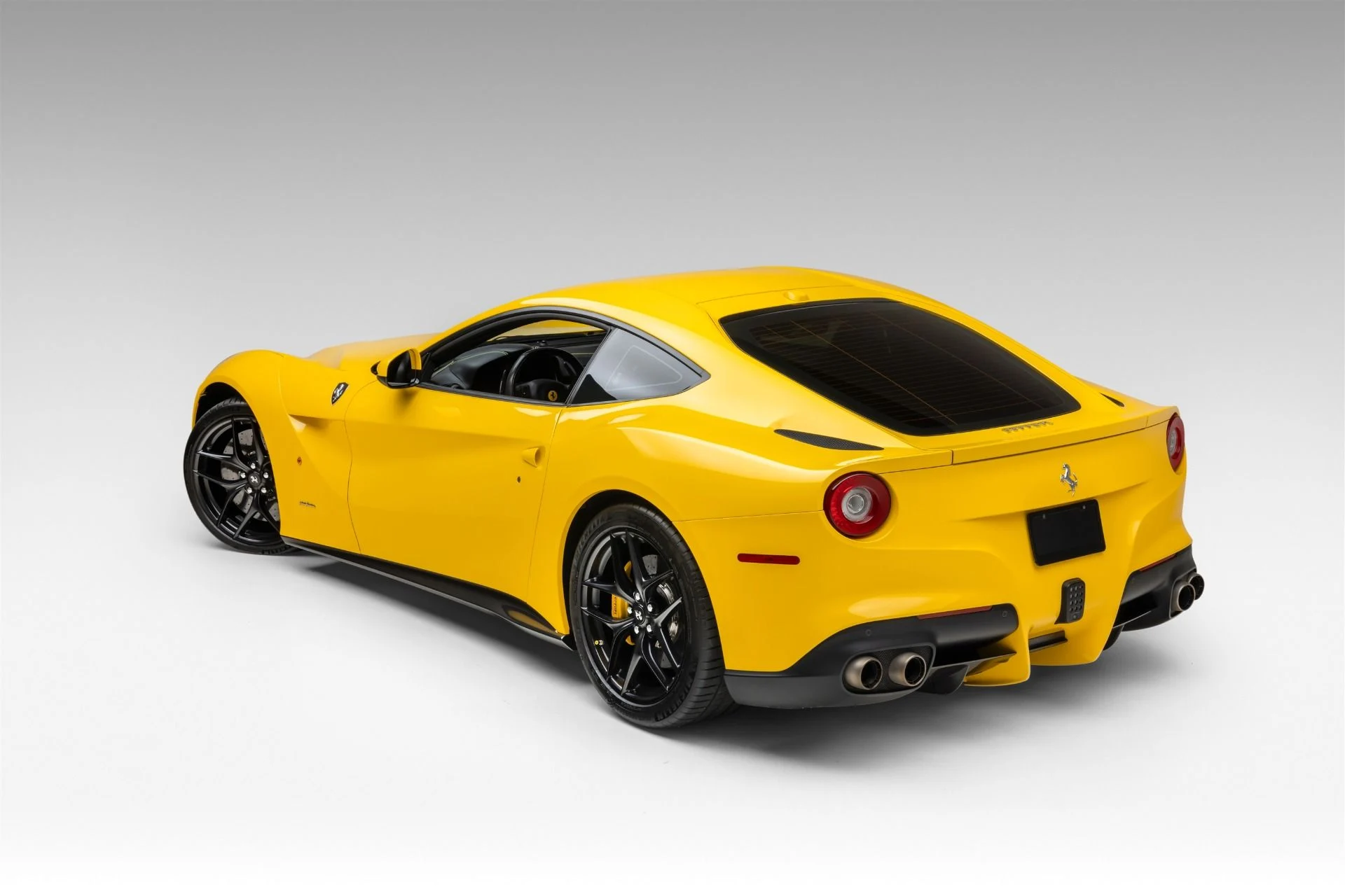 mph060_2112918143_Used_2014_Ferrari_F12berlinetta_1766171664_06c8b72c7a