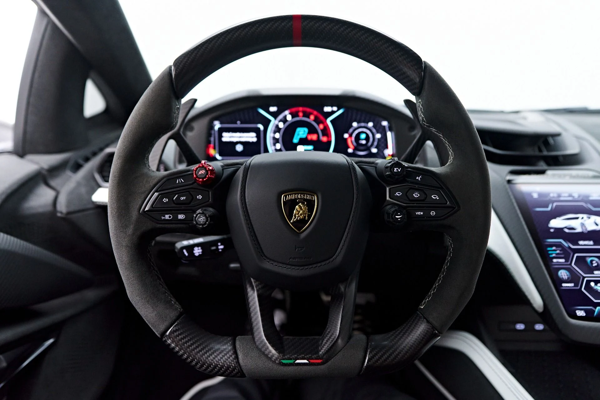 mph060_2139947526_Used_2024_Lamborghini_Revuelto_Base_1756862260_dea43597e3