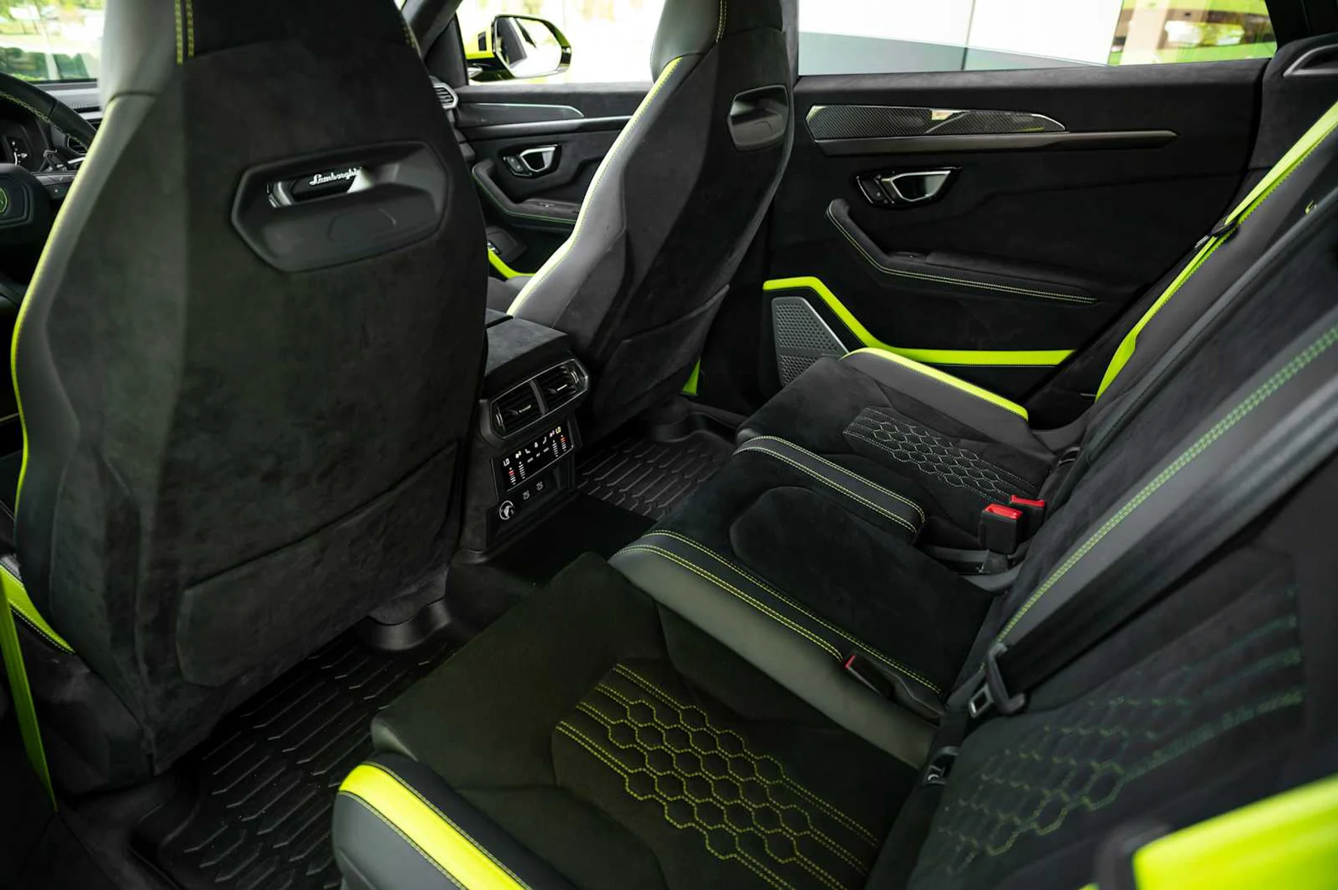 mph060_2145554365_582207ea0f427dcd18b675fb916a4ef8x_447124d458