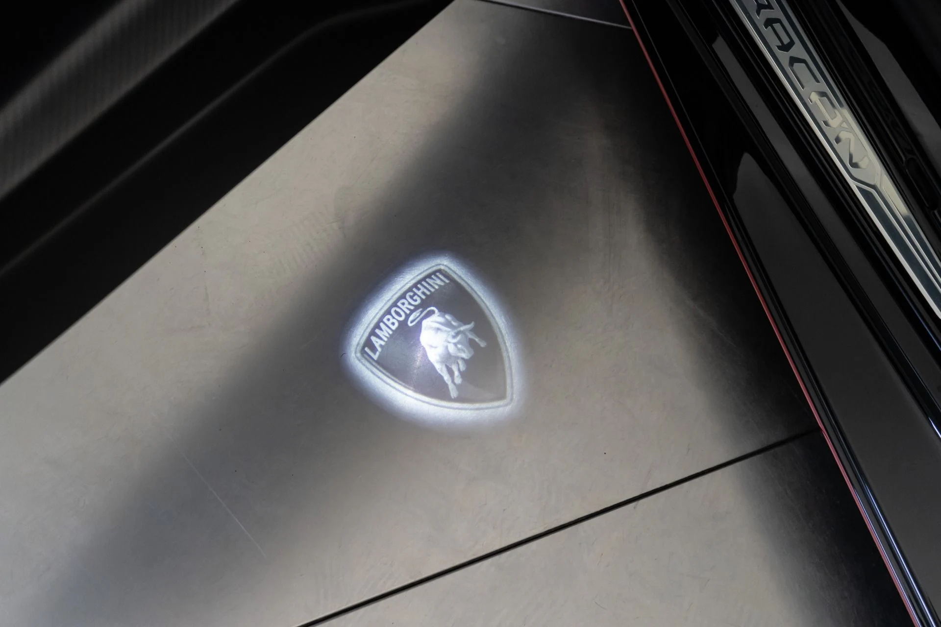 mph060_2148084437_Used_2024_Lamborghini_Huracan_STJ_1757002928_c1f53e6a7b