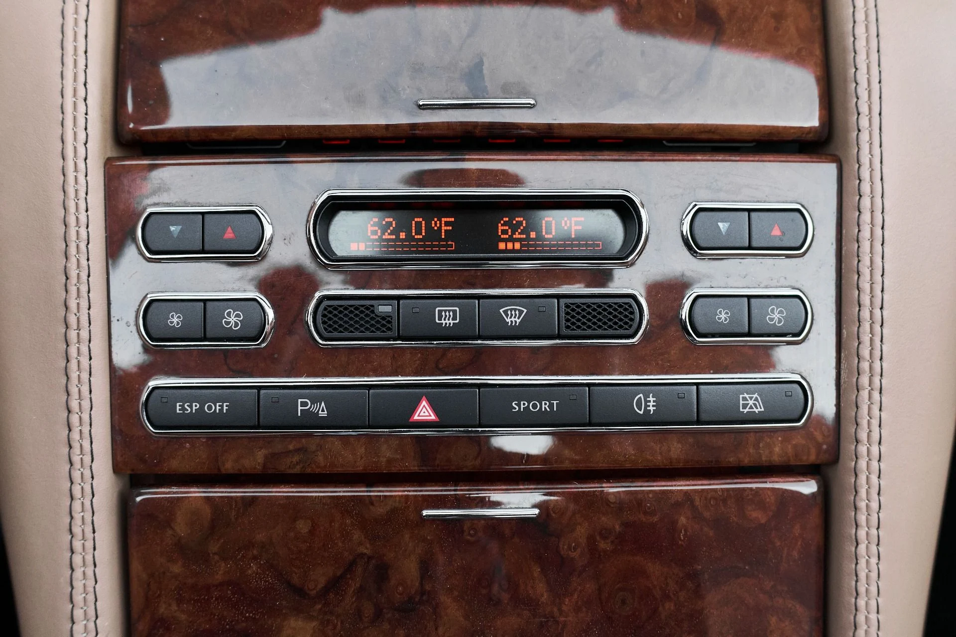 mph060_2175274266_Used_2009_Bentley_Azure_Base_1765906253_210e8674f5