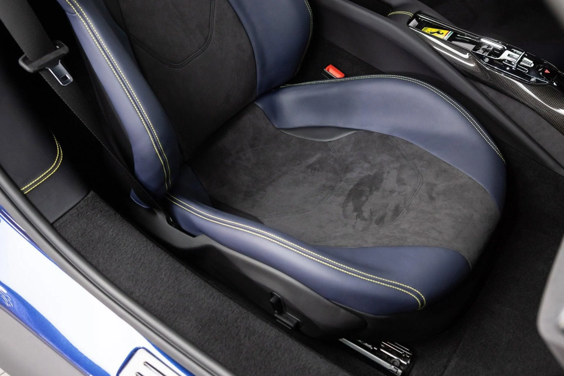 mph060_2233890659_Used_2025_Ferrari_296_GTB_1777349760_2912c26256