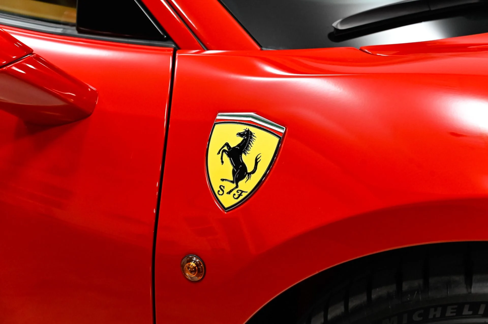 mph060_2242032188_Used_2018_Ferrari_488_GTB_Base_1788410889_12949c2044