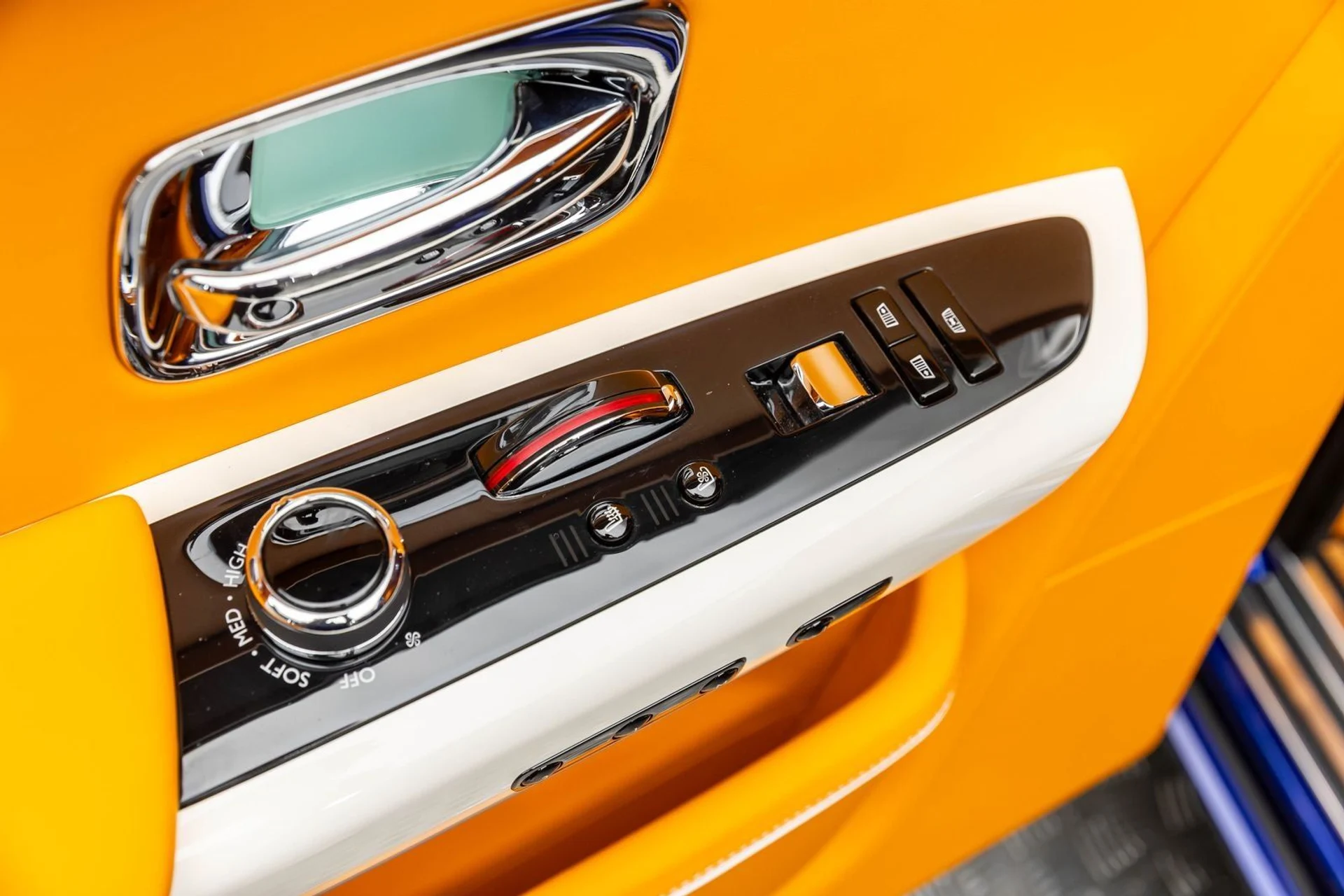 mph060_2291546329_61_80435da616