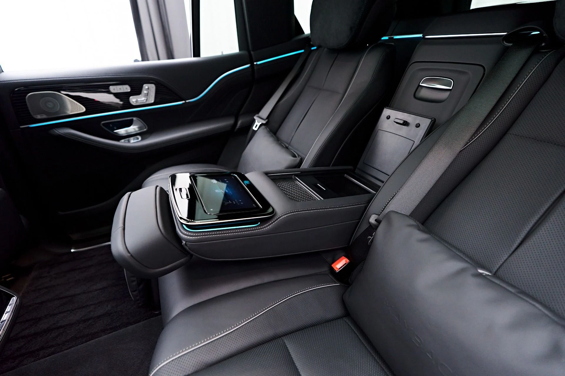 mph060_2291895194_Used_2023_Mercedes_Benz_GLS_Maybach_GLS_600_1762799282_1bb0c834b1