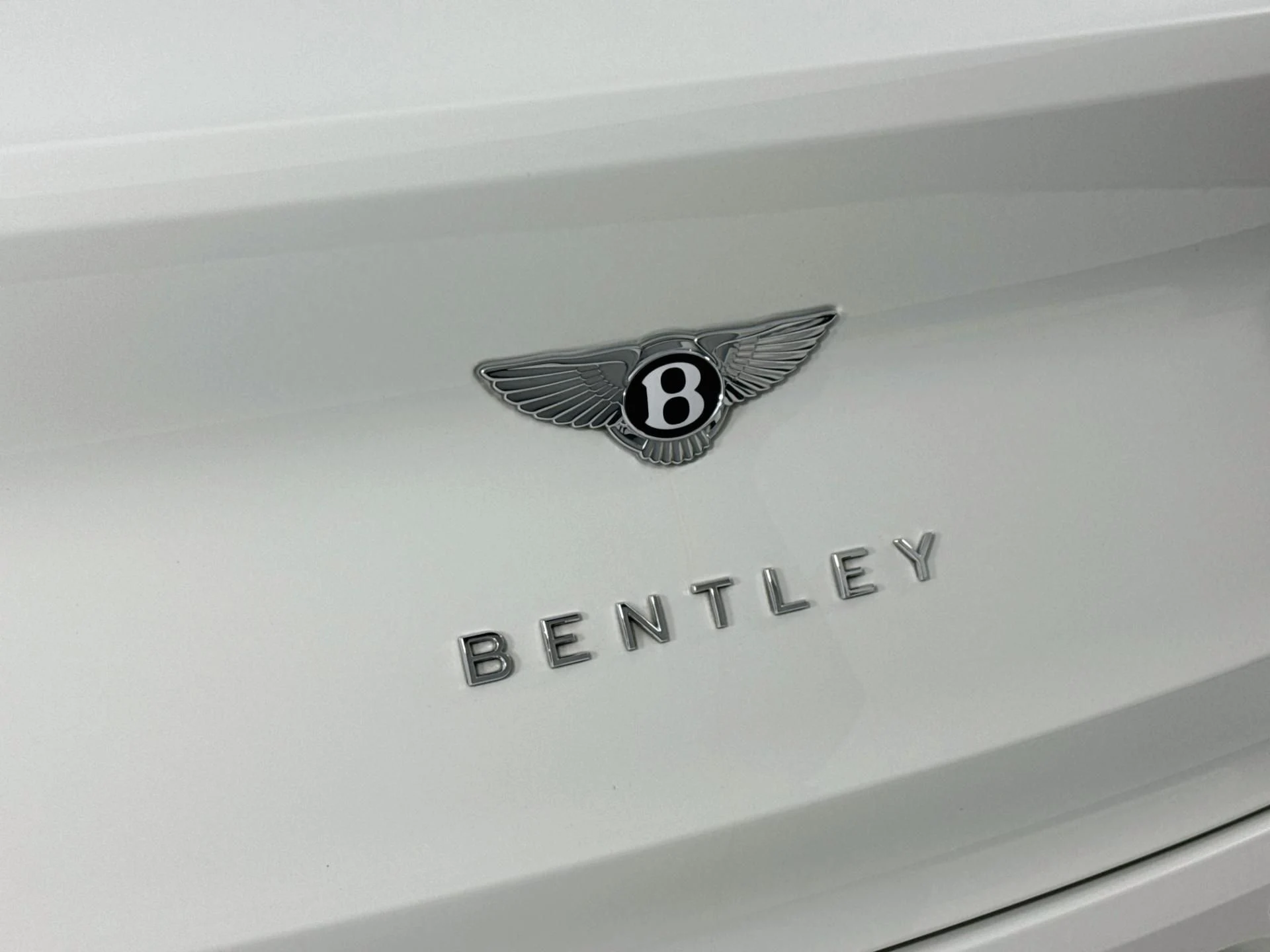 mph060_2320208009_Used_2023_Bentley_Bentayga_Azure_1793142075_af92a0976e