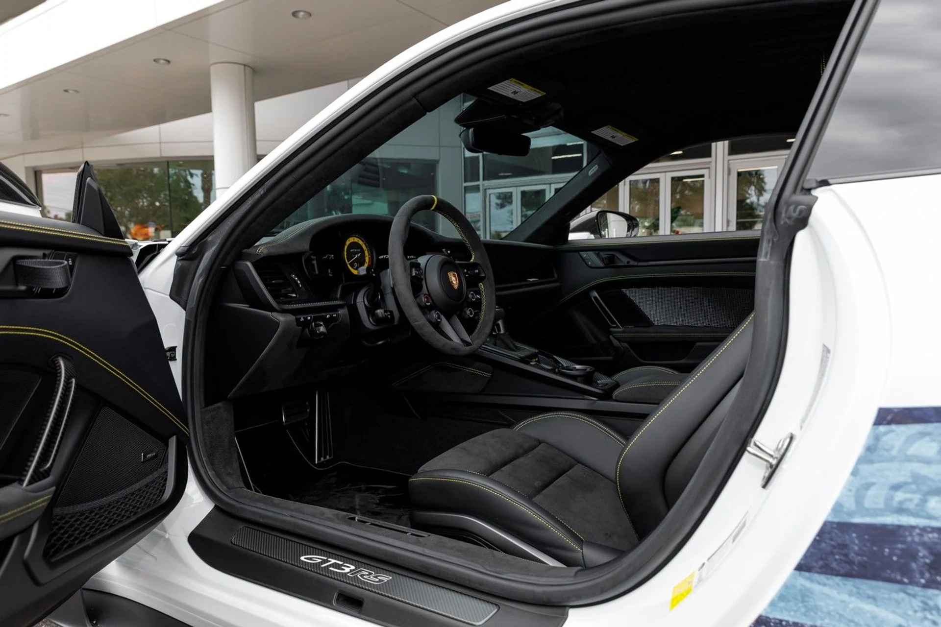 mph060_232504778_645_p65_l_aaf9198320