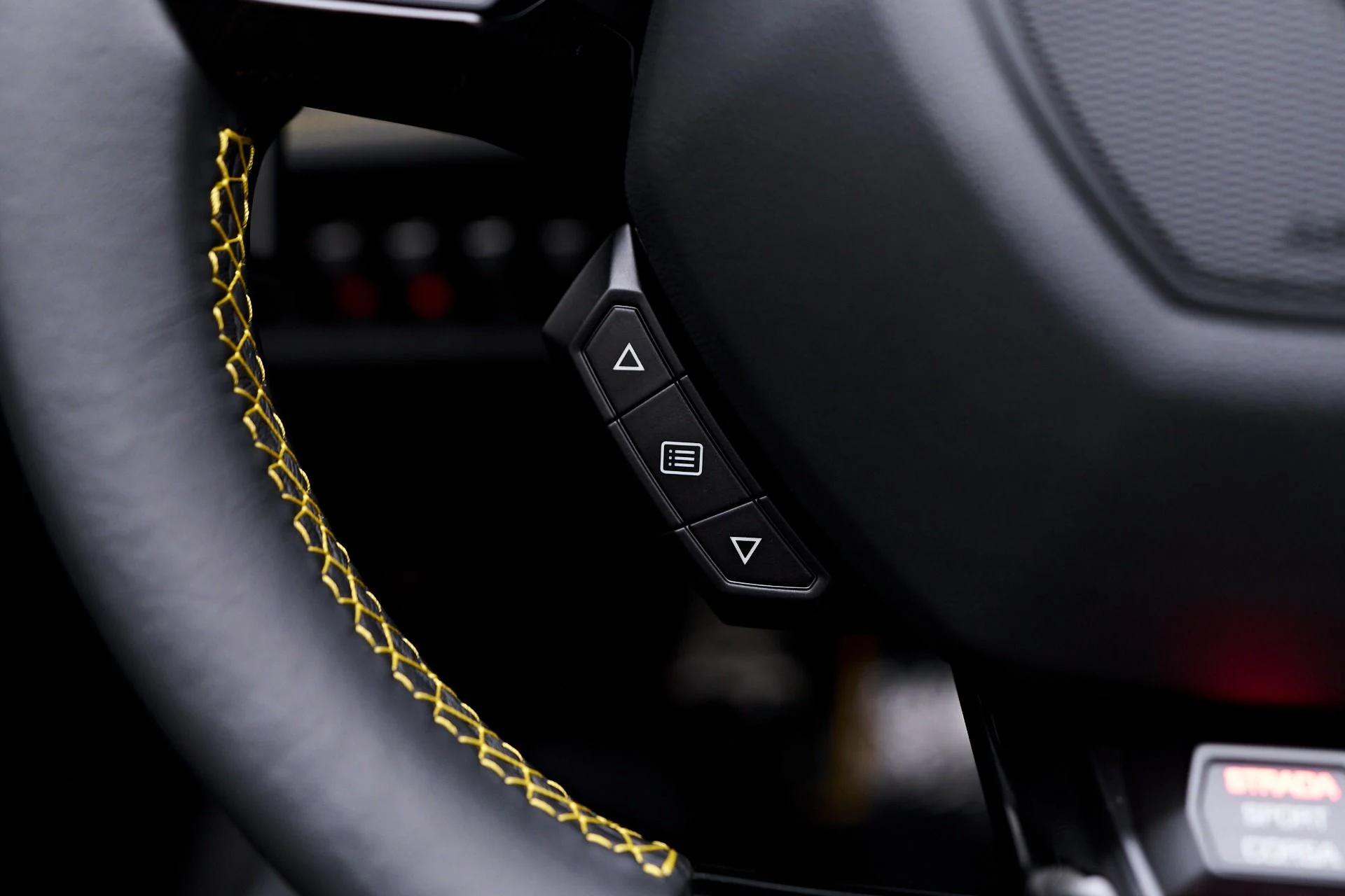 mph060_2341629268_Used_2021_Lamborghini_Huracan_EVO_Base_1754524536_12354404fb