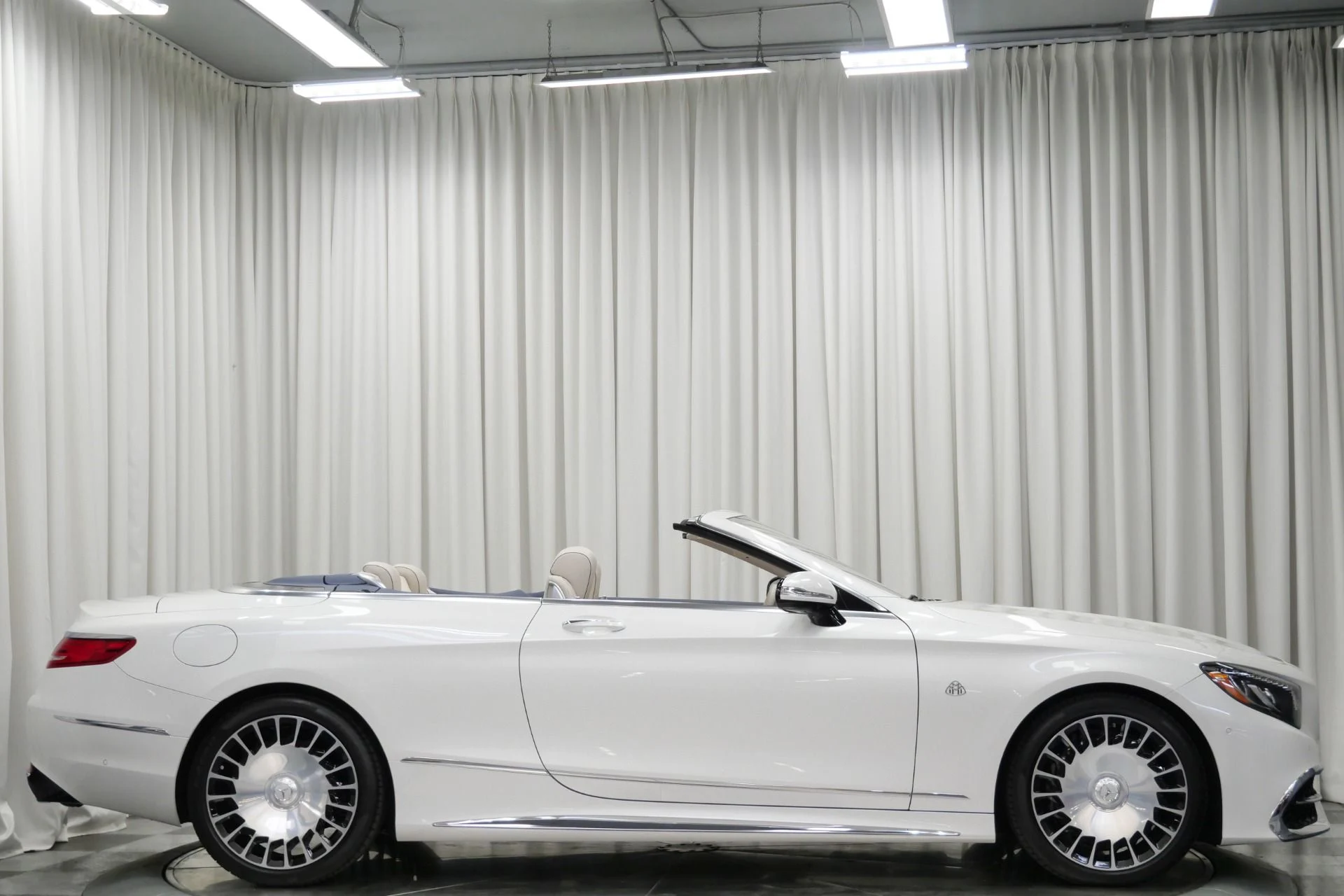 mph060_2348806510_Used_2017_Mercedes_Benz_Mercedes_Maybach_S650_Cabriolet_1758656467_43b4be8170