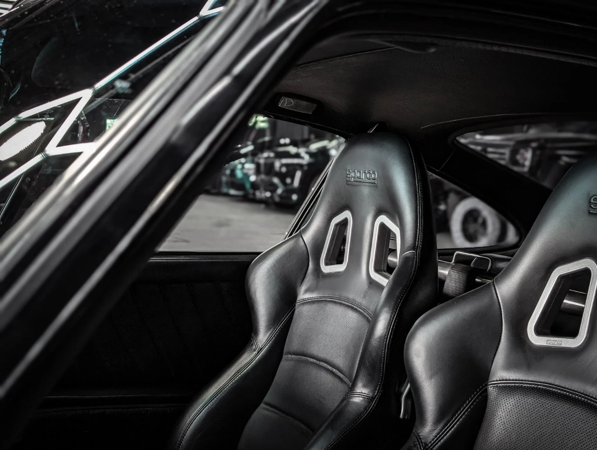mph060_2374801501_36435187_02098_1979_porsche_911_050_569cdfb7be