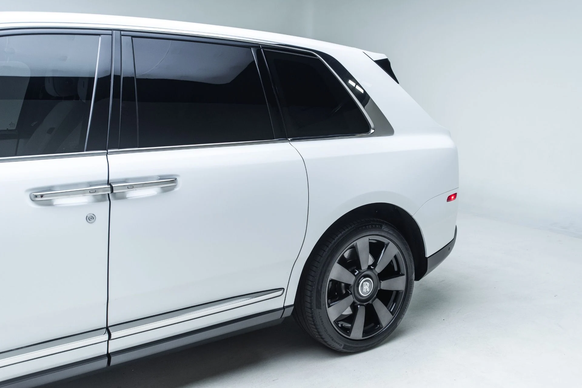 mph060_2385308107_Used_2019_Rolls_Royce_Cullinan_1786991337_8df94313b9