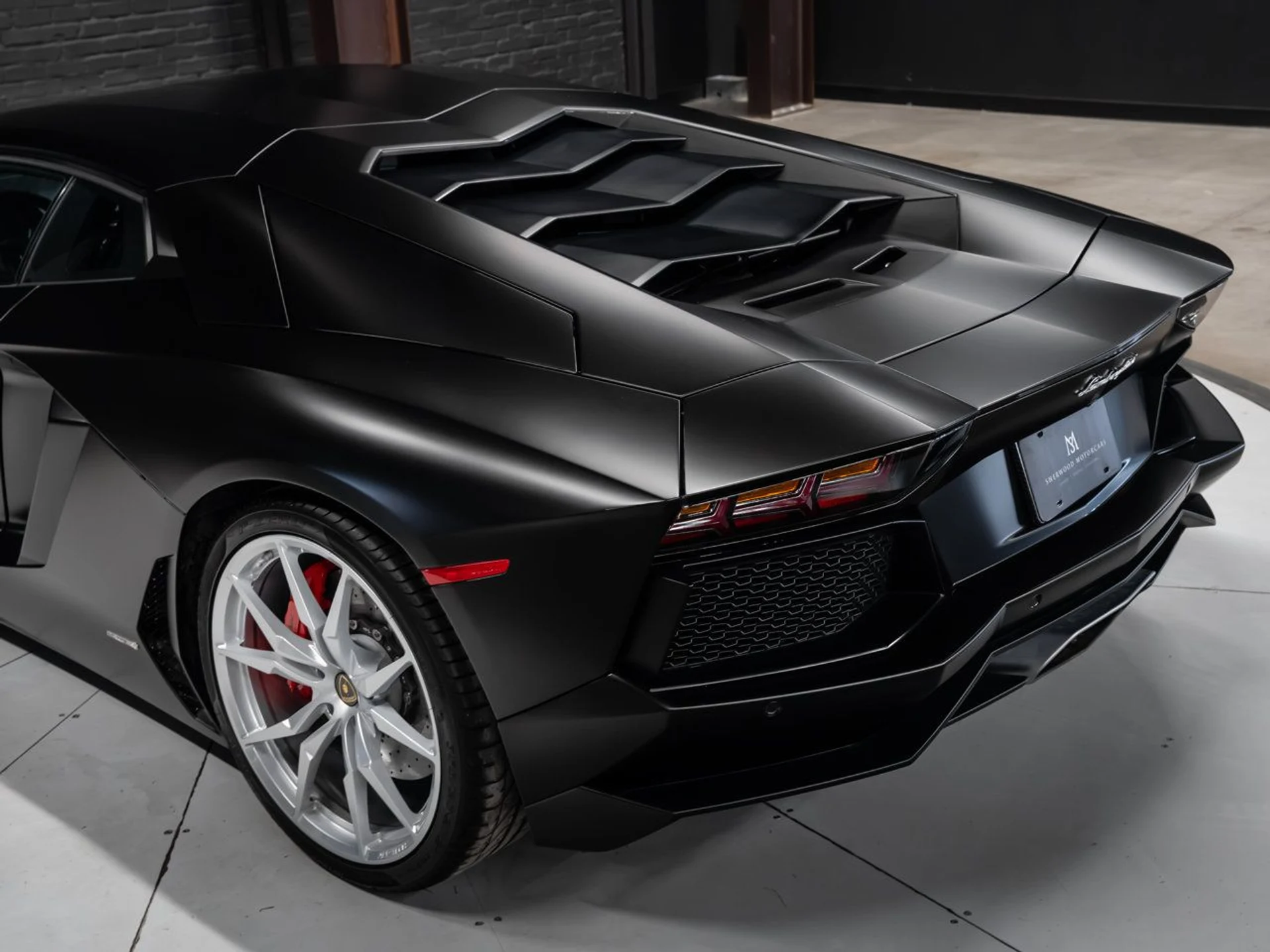 mph060_2389185601_lamborghini_aventador_2017_4c81a795e0