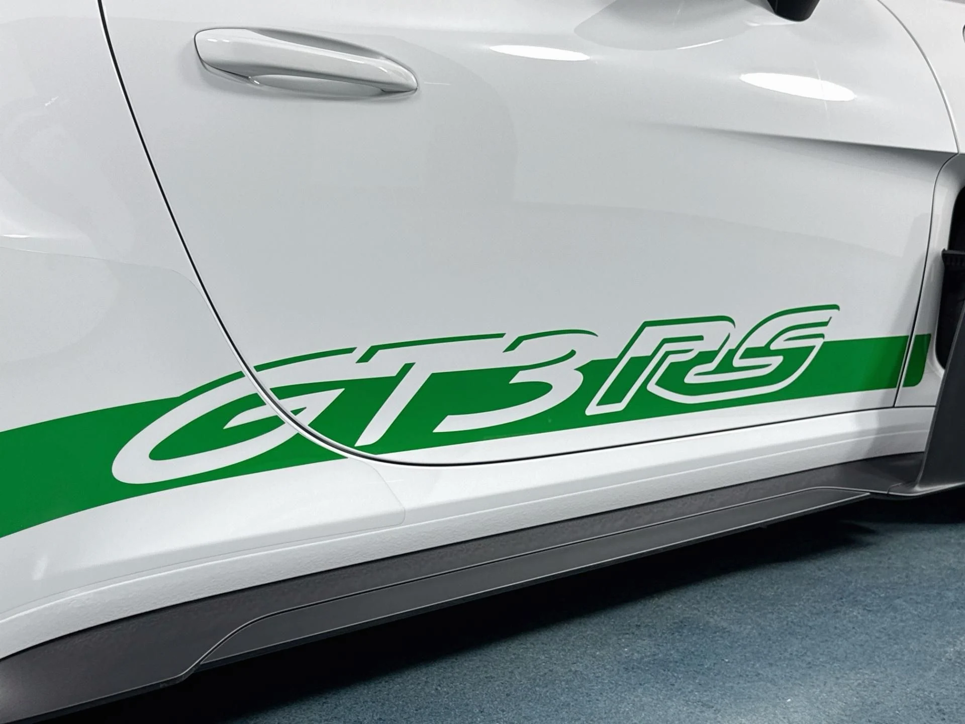 mph060_2390284586_Used_2024_Porsche_911_GT_3_RS_1786469540_0d6e00edce