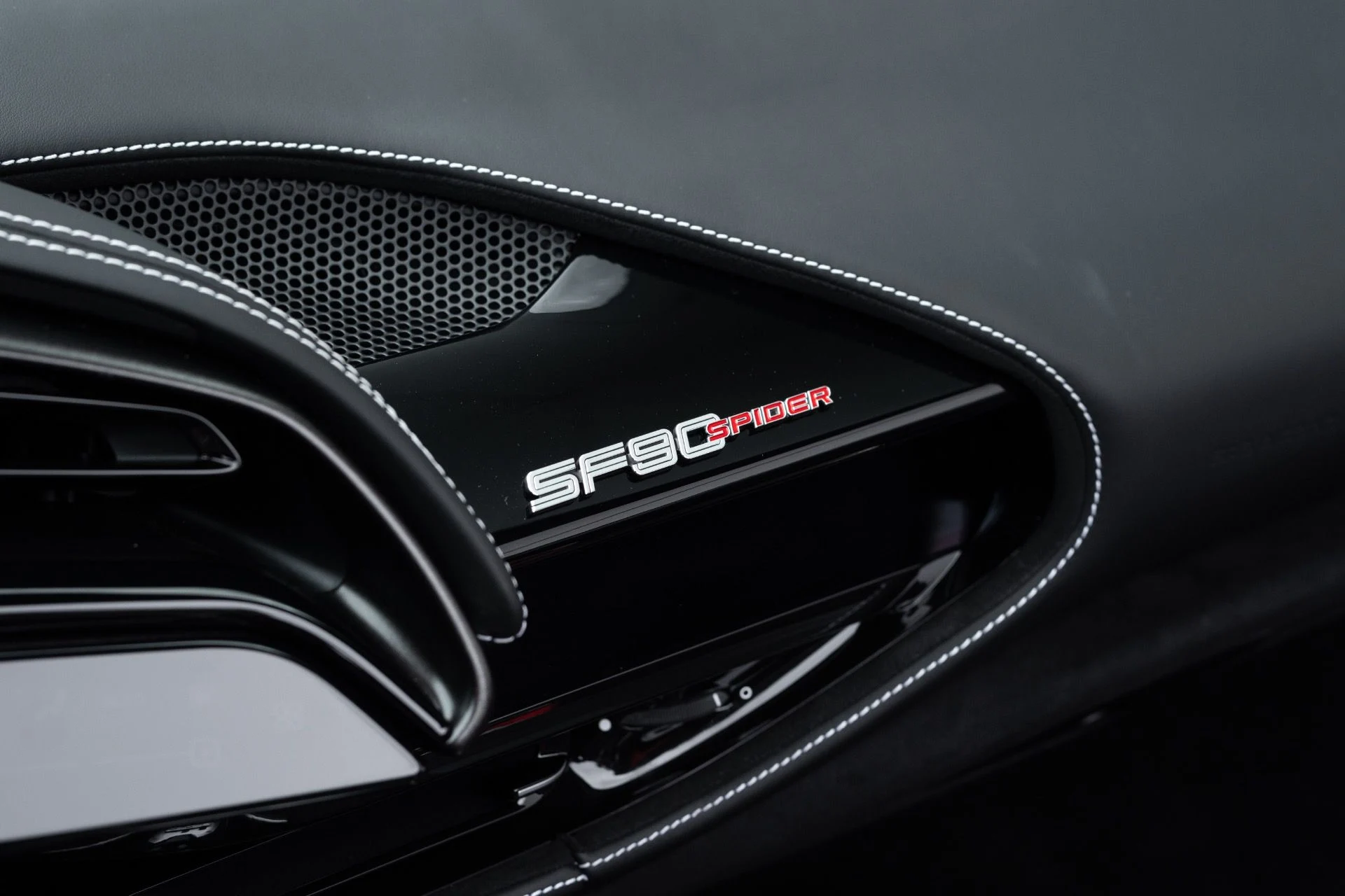 mph060_2394121059_Used_2024_Ferrari_SF_90_Spider_1775624639_1c269e5631