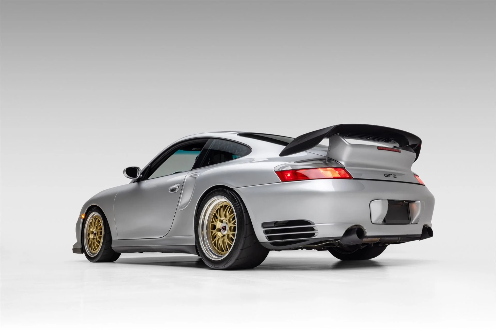 mph060_2418416823_13475_p61_l_152b1f2d19