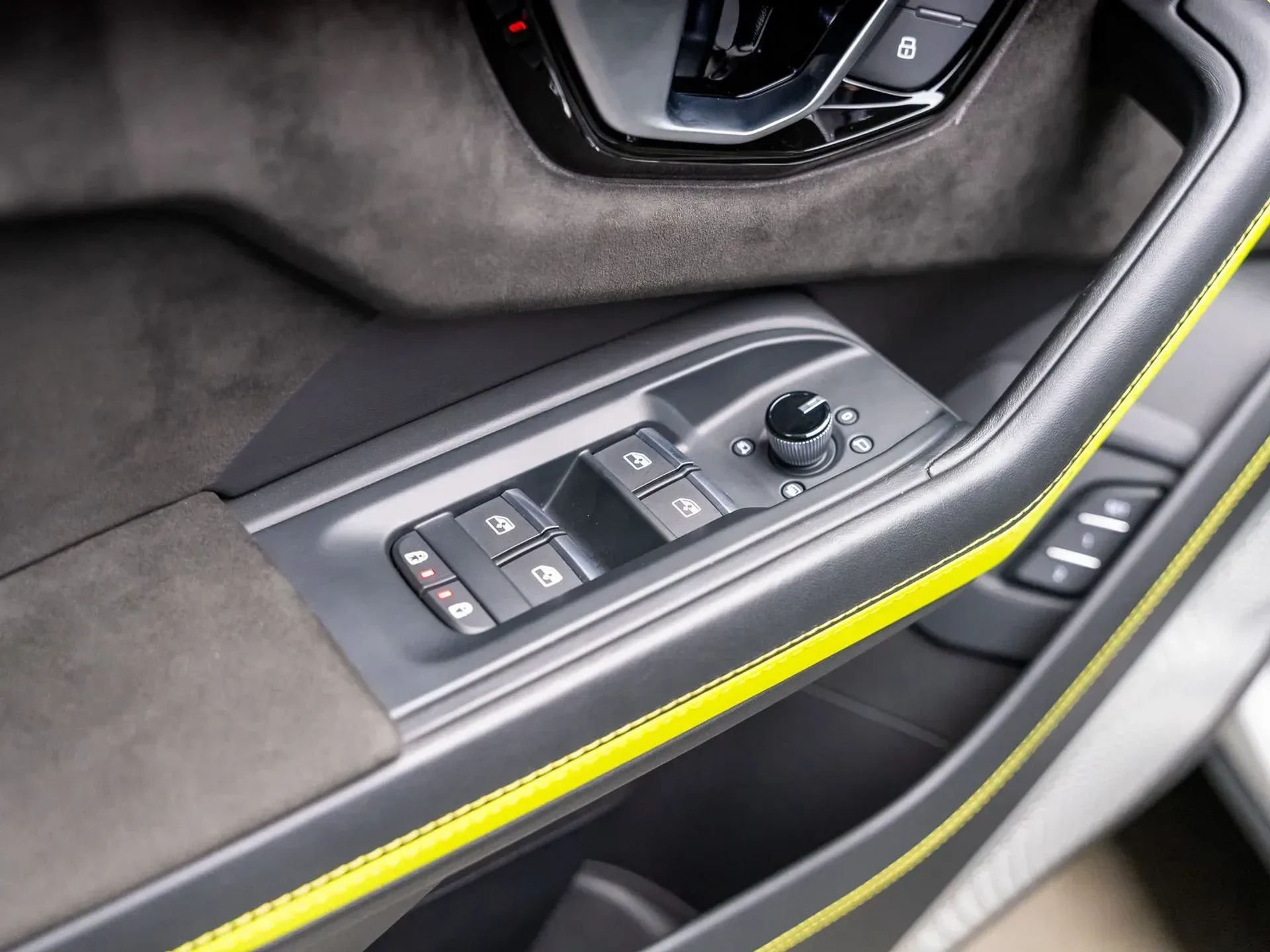 mph060_2436369238_a78292b9_818f_46e7_9748_a661a044cb8d_32b6699a05