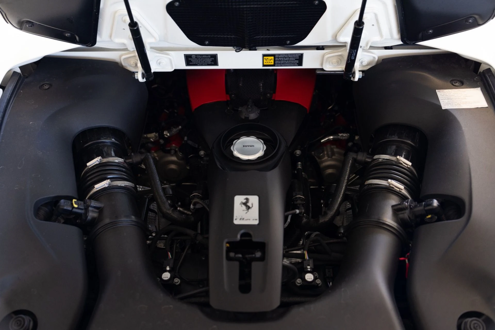 mph060_2473896071_Used_2023_Ferrari_F8_Spider_1776809234_d87d4dc0c3