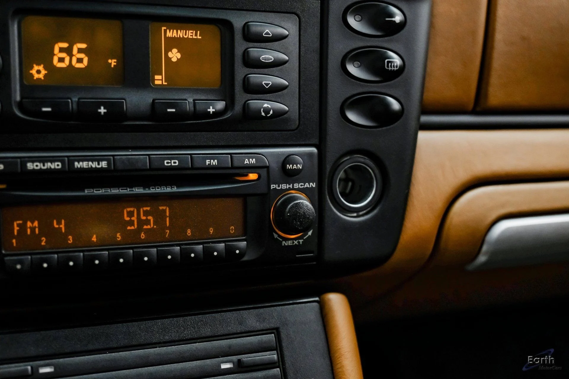 mph060_2483698694_475dfb86a6fdfaec6cad9bd214584f6ax_08dff0e111