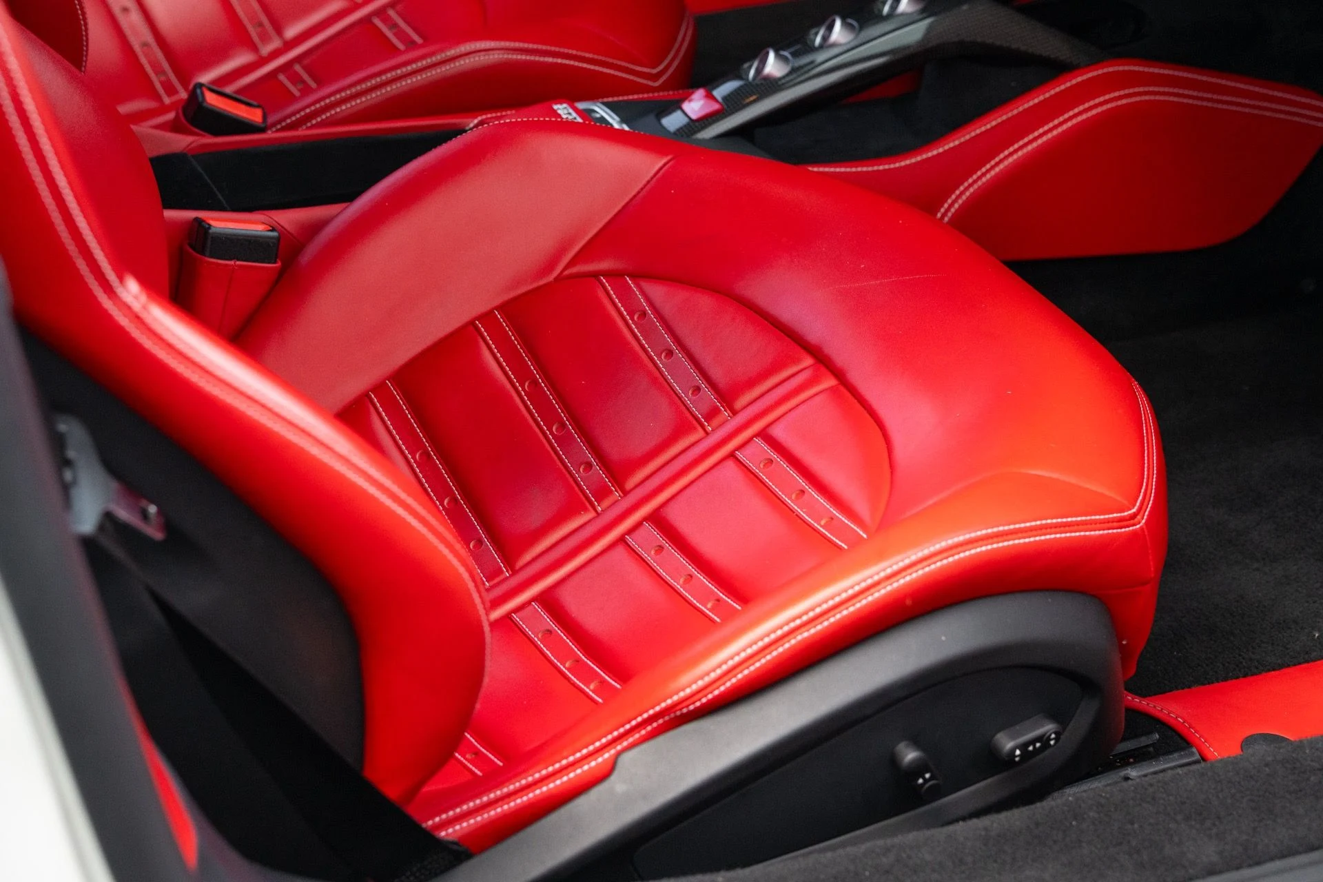 mph060_2498209578_Used_2017_Ferrari_488_GTB_1776194926_1e0edb8c61