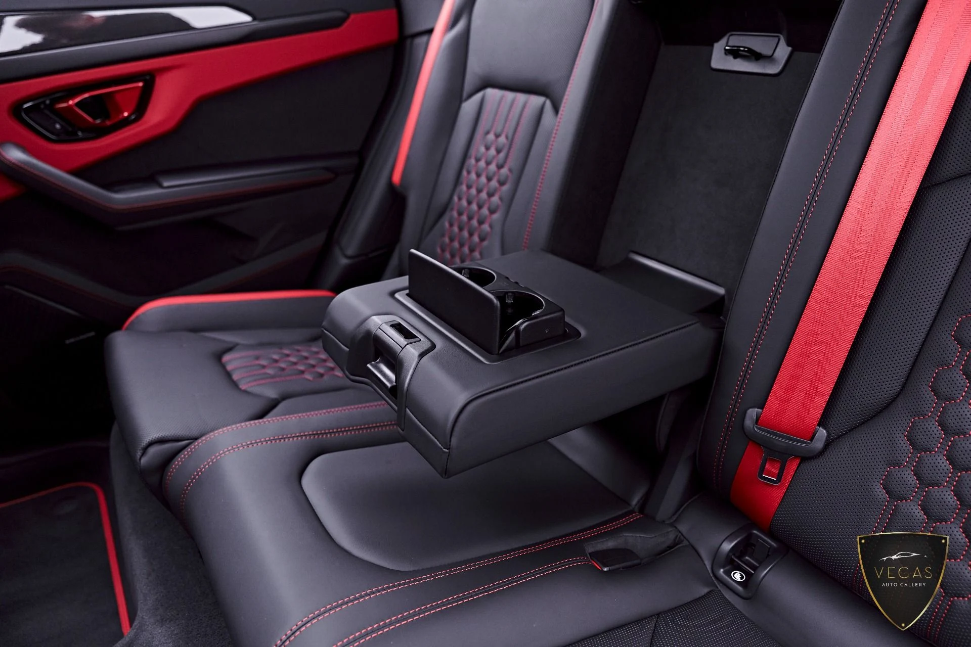 mph060_250571882_Used_2026_Lamborghini_Urus_SE_1782163609_3843b956f3