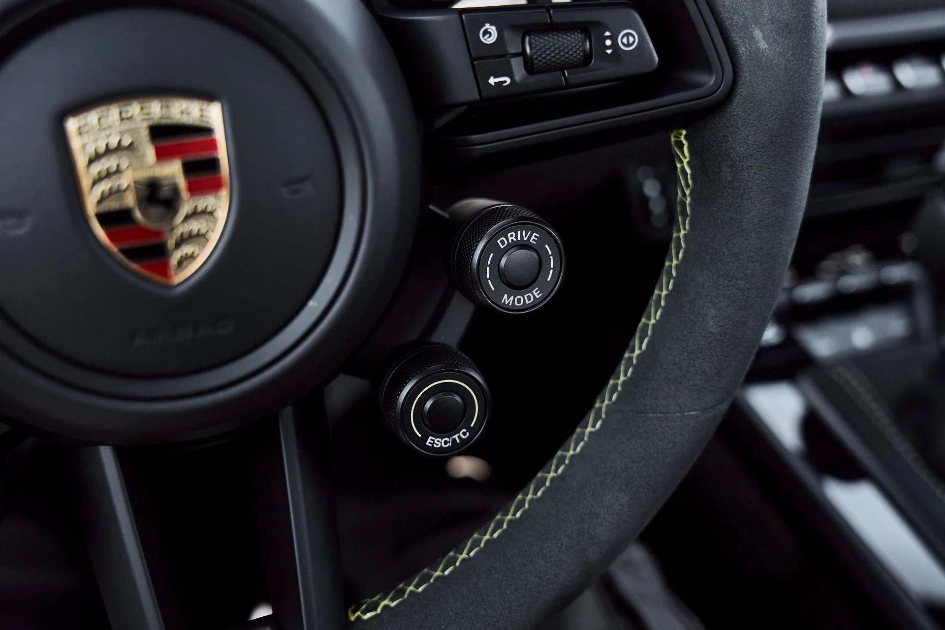 mph060_2553346597_Used_2025_Porsche_911_GT_3_RS_1780614769_d9eabab439