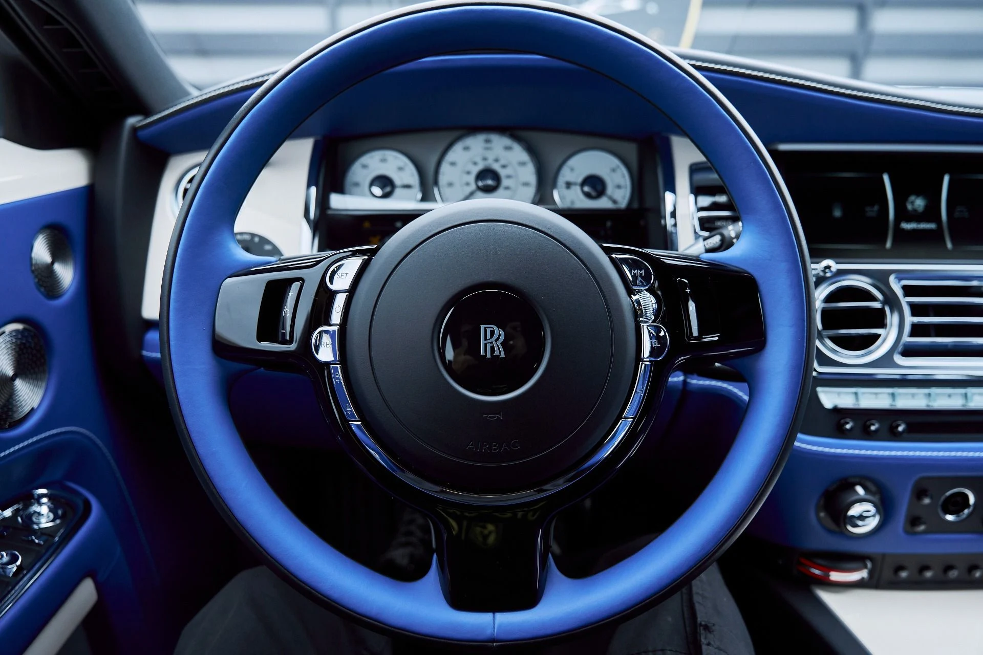 mph060_2553687150_Used_2019_Rolls_Royce_Ghost_Base_1767224359_3ef7ec74d0