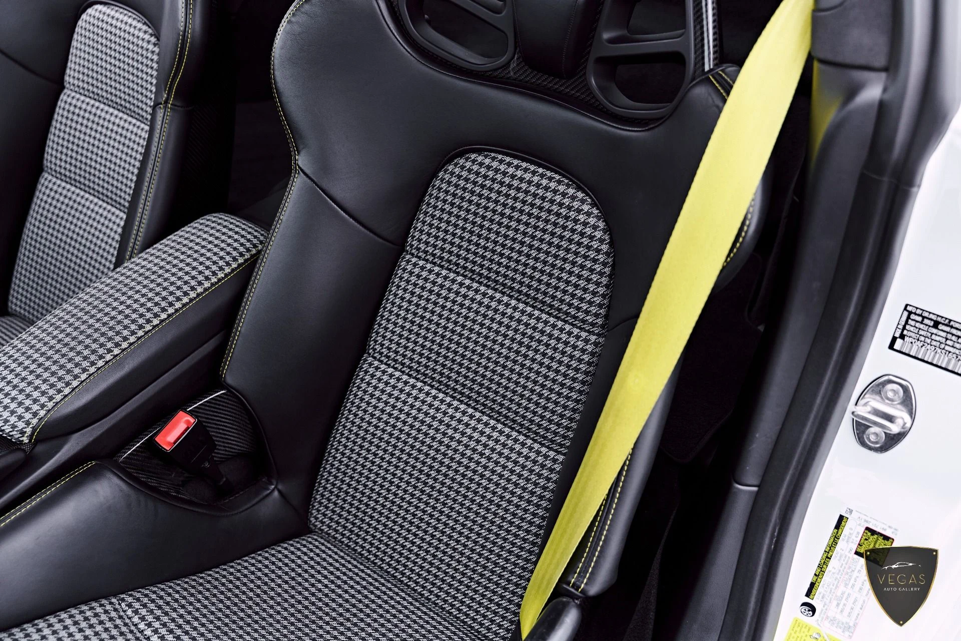 mph060_2556602525_Used_2019_Porsche_911_GT_3_RS_1783382379_ca9d165107