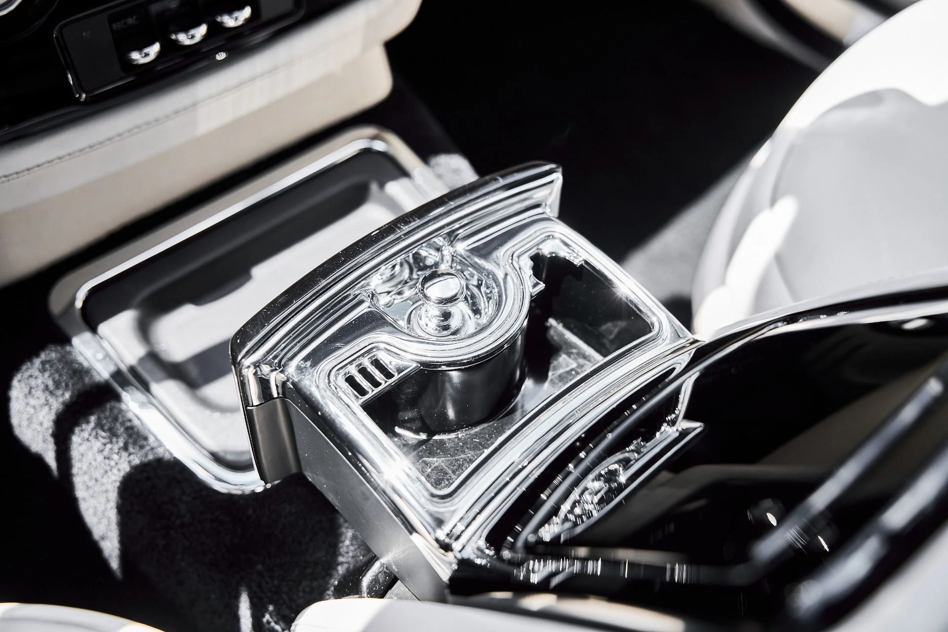 mph060_2563172559_Used_2009_Rolls_Royce_Phantom_Coupe_Base_1780102137_162dd5b2eb