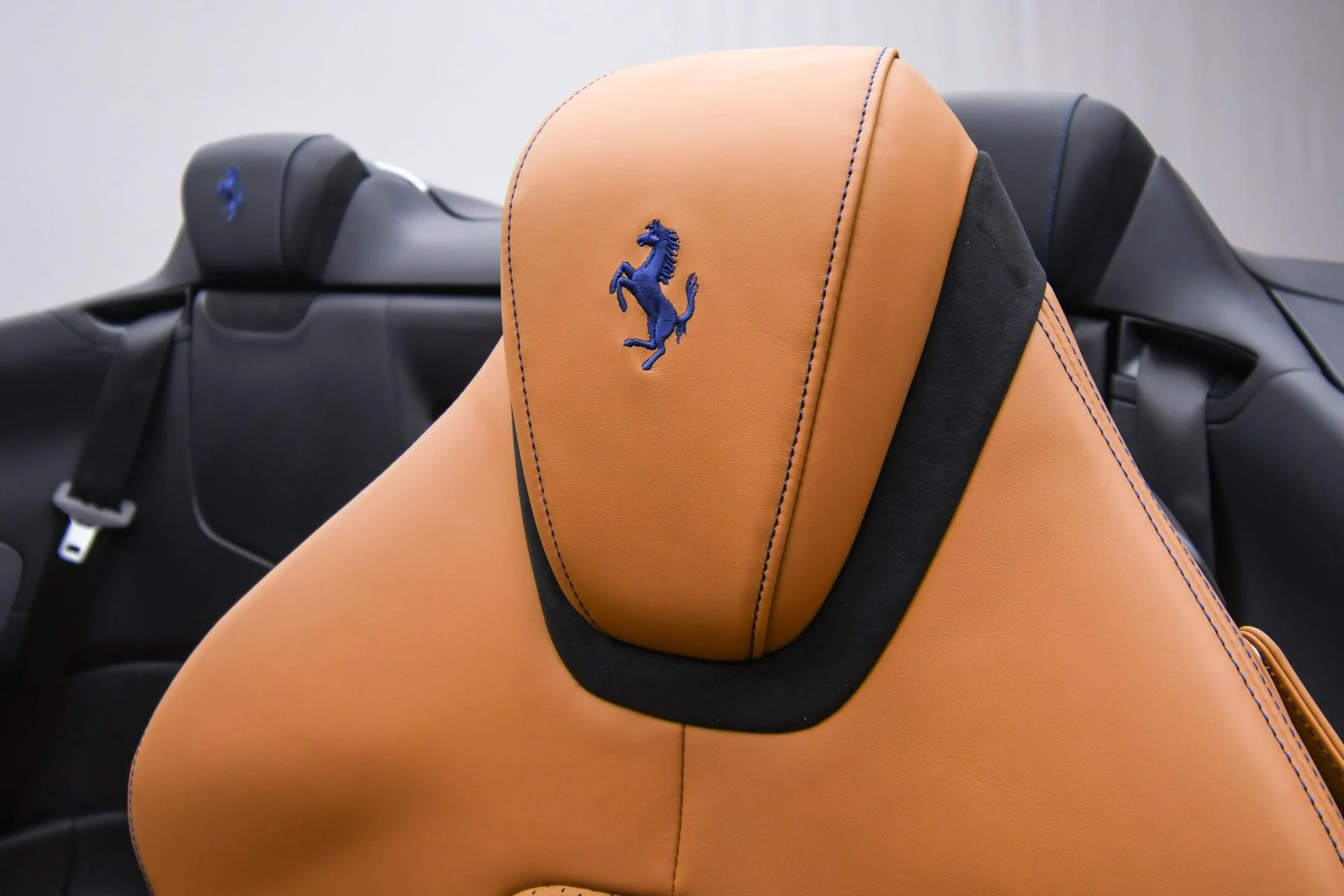 mph060_2564275064_Used_2025_Ferrari_Roma_Spider_Spider_1754640597_6f2cbf831f
