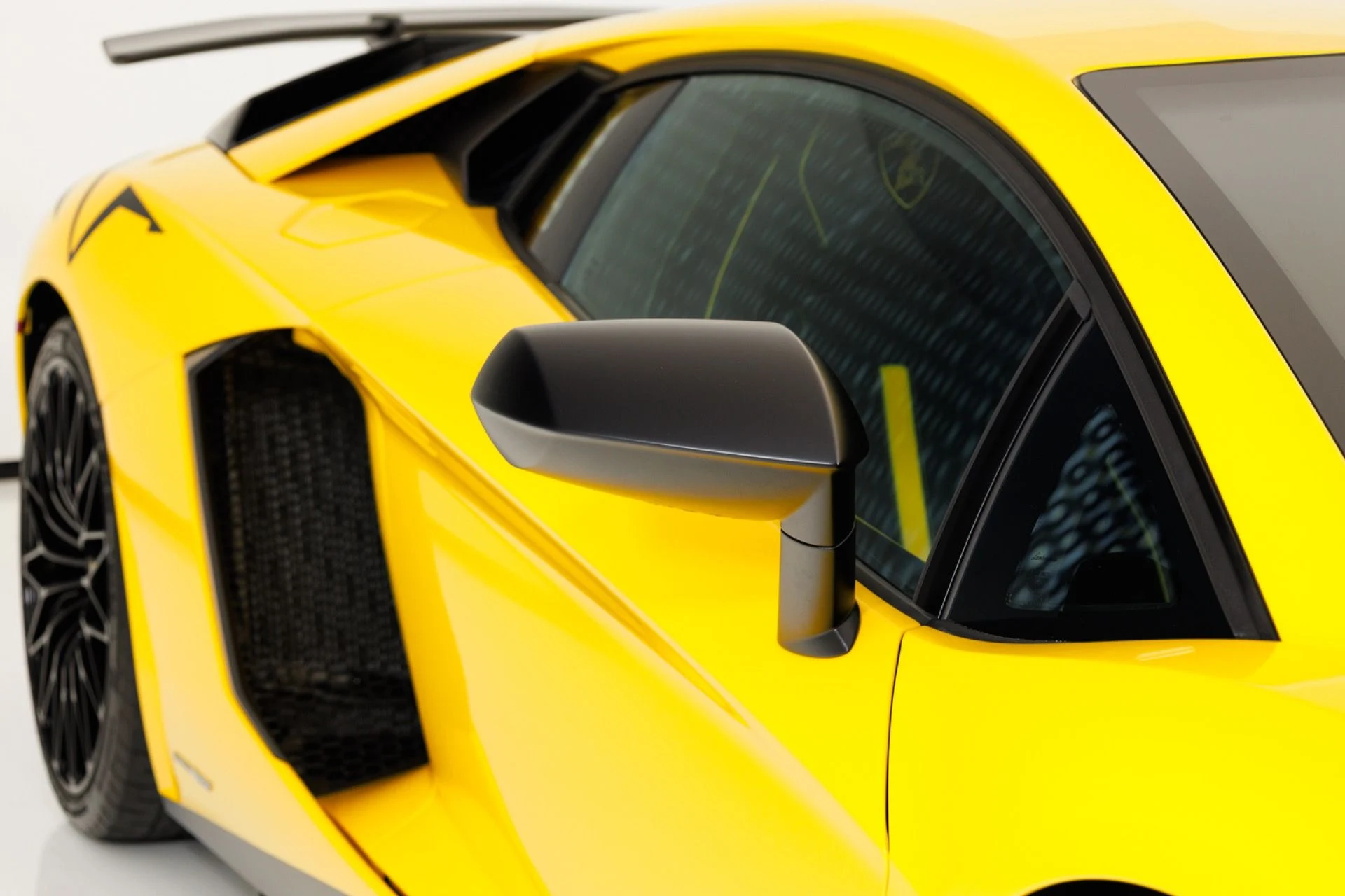 mph060_2583681111_Used_2016_Lamborghini_Aventador_LP_750_4_Superveloce_1785278593_dd0643bafa