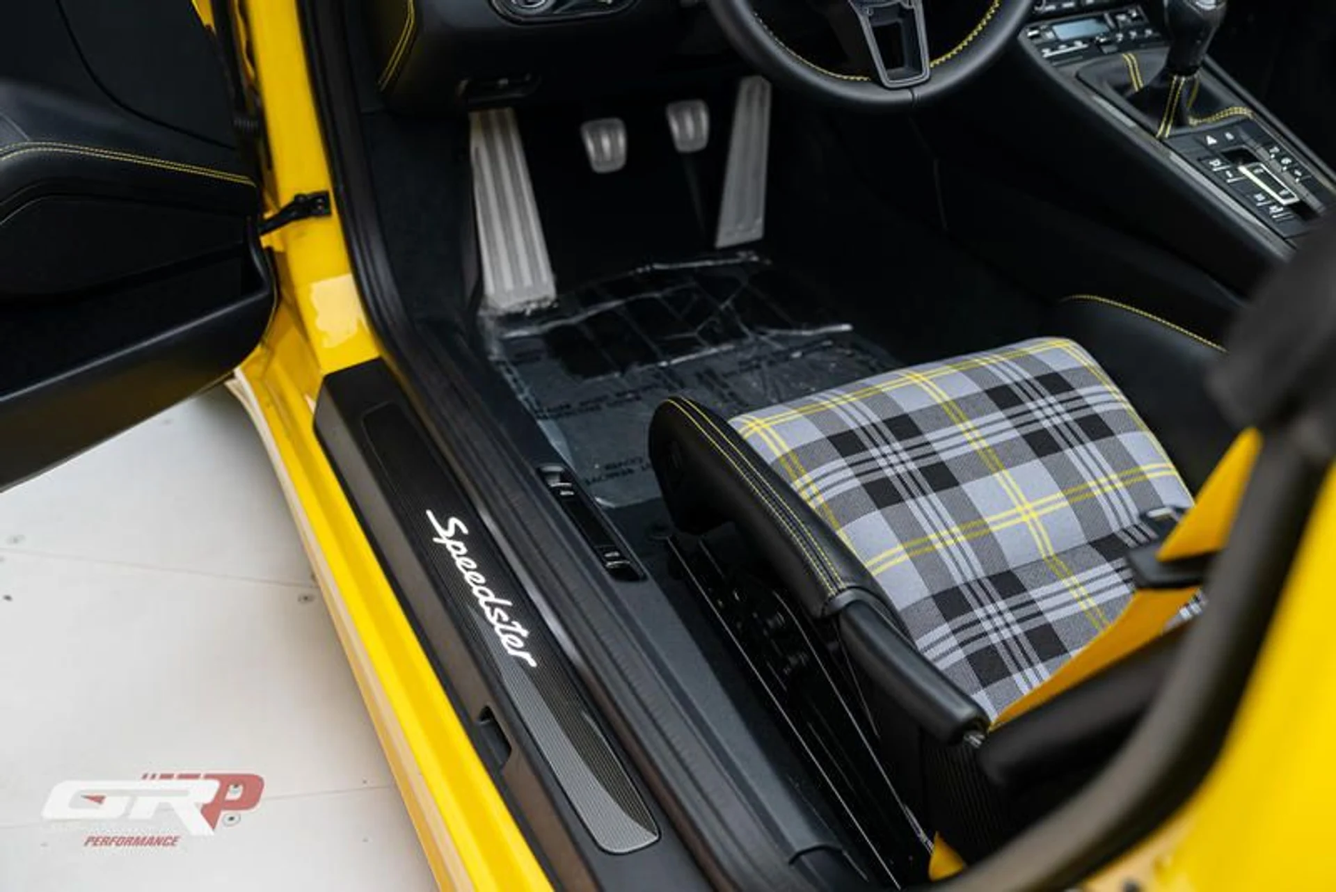 mph060_2585988591_B00_A53_EF_BF_1_B_4_CD_0_9_BDA_5_D034_D643_CEA_54249f10a3