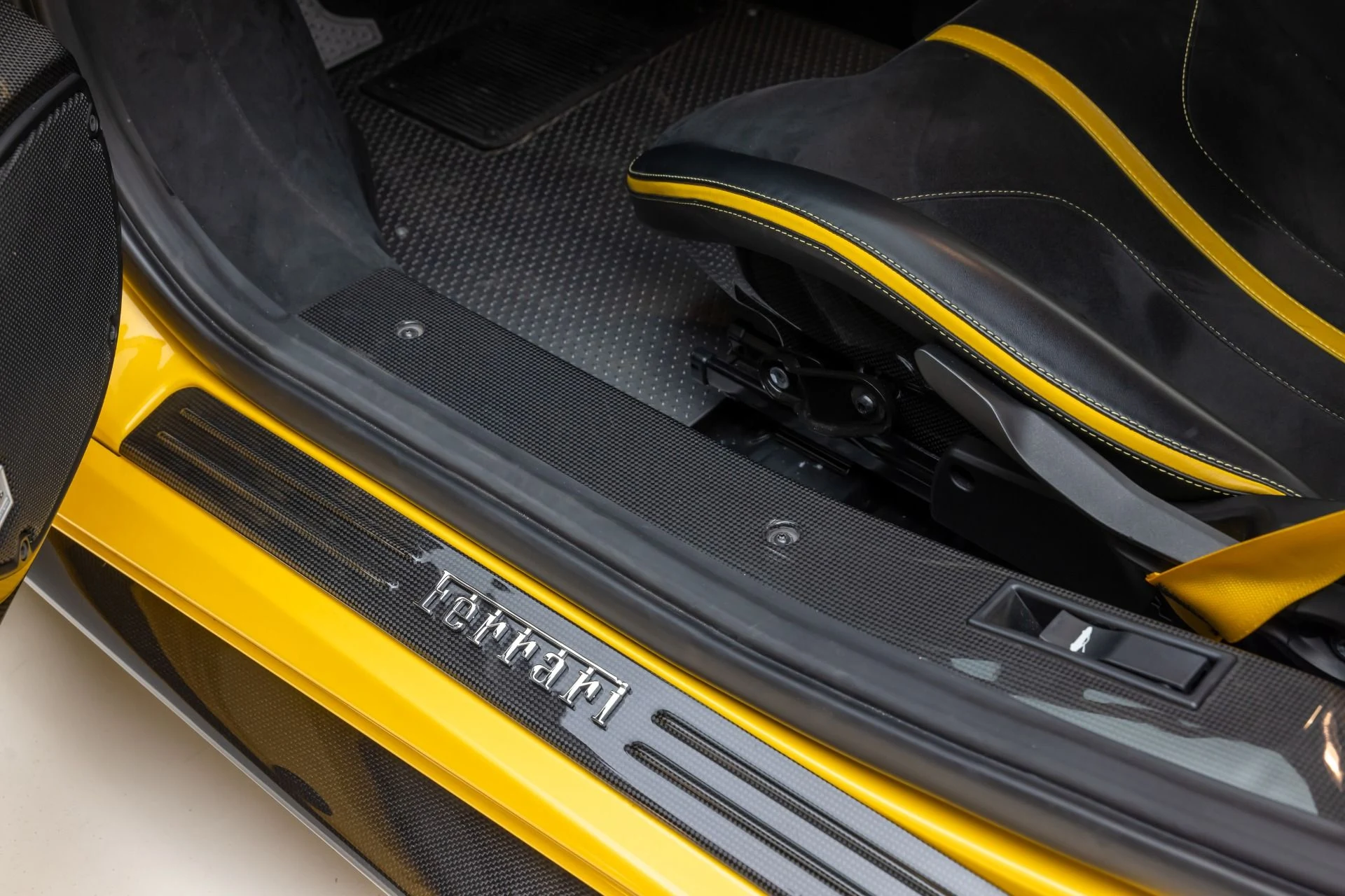 mph060_2590076223_13163_p61_l_130a7da5c3