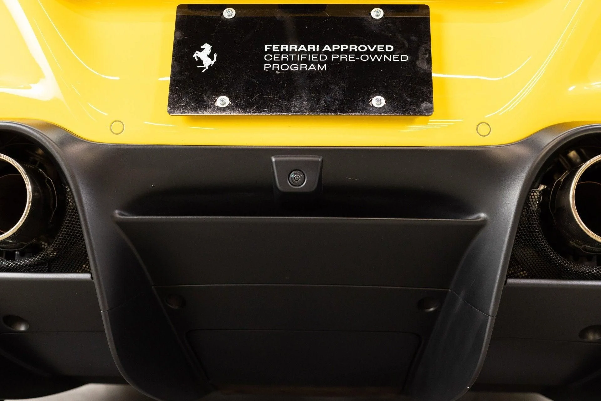 mph060_2596138320_Used_2021_Ferrari_F8_Spider_1778334424_d141a579f5