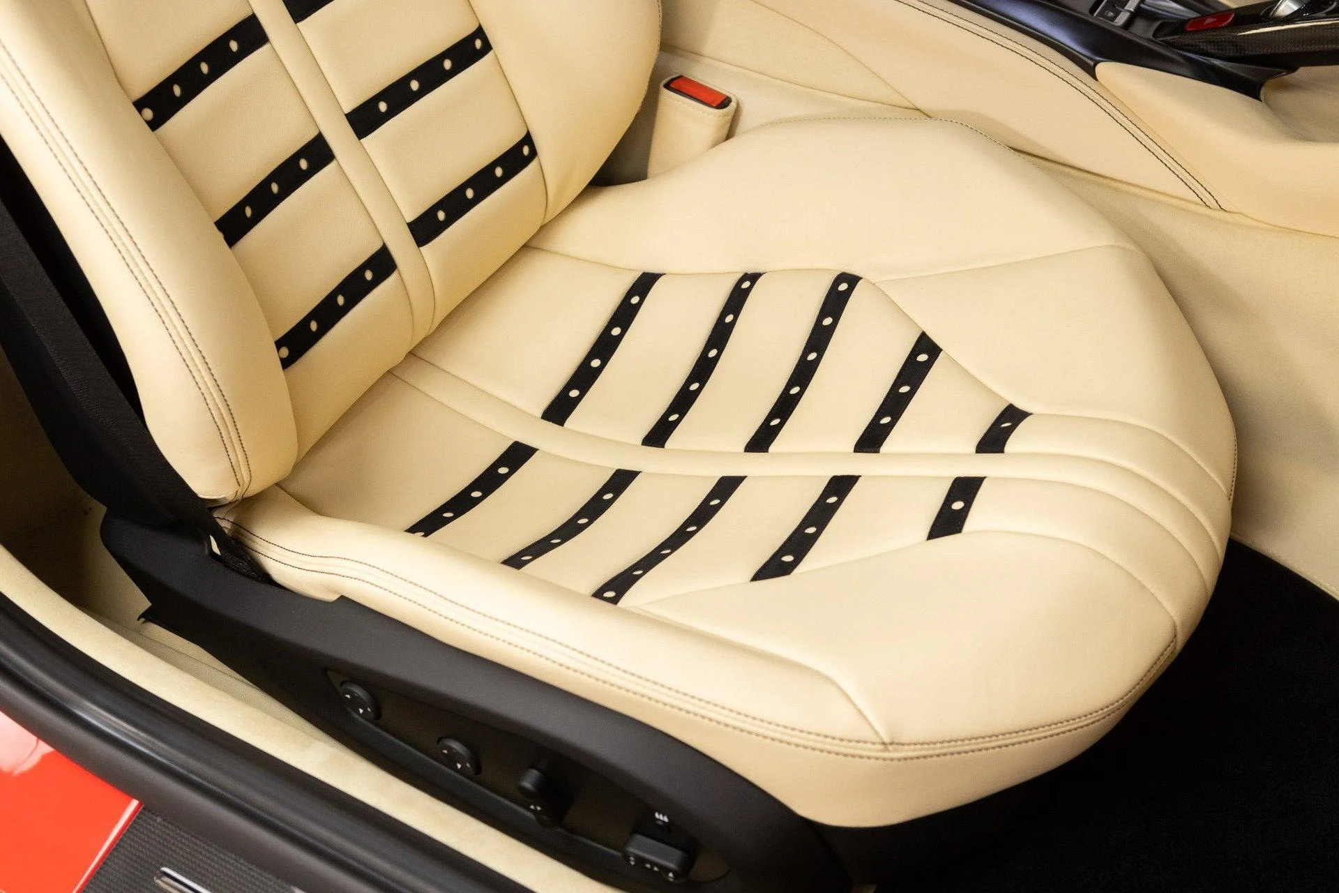 mph060_2597027775_Used_2018_Ferrari_812_Superfast_1777368523_9245eb6f79