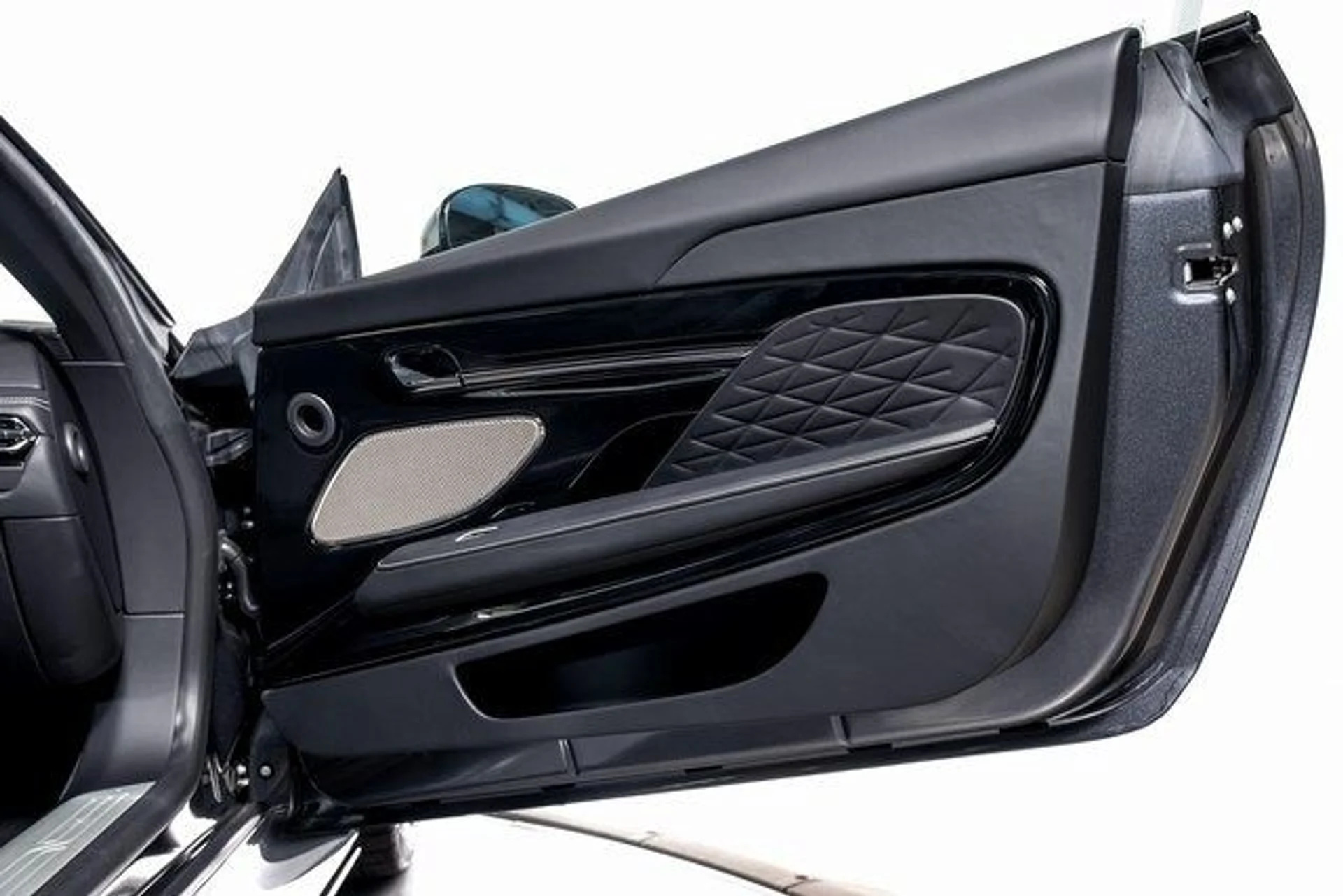 mph060_263837299_83b8a0fc22624bd04133c6333ca3f621x_ea8204cfc2