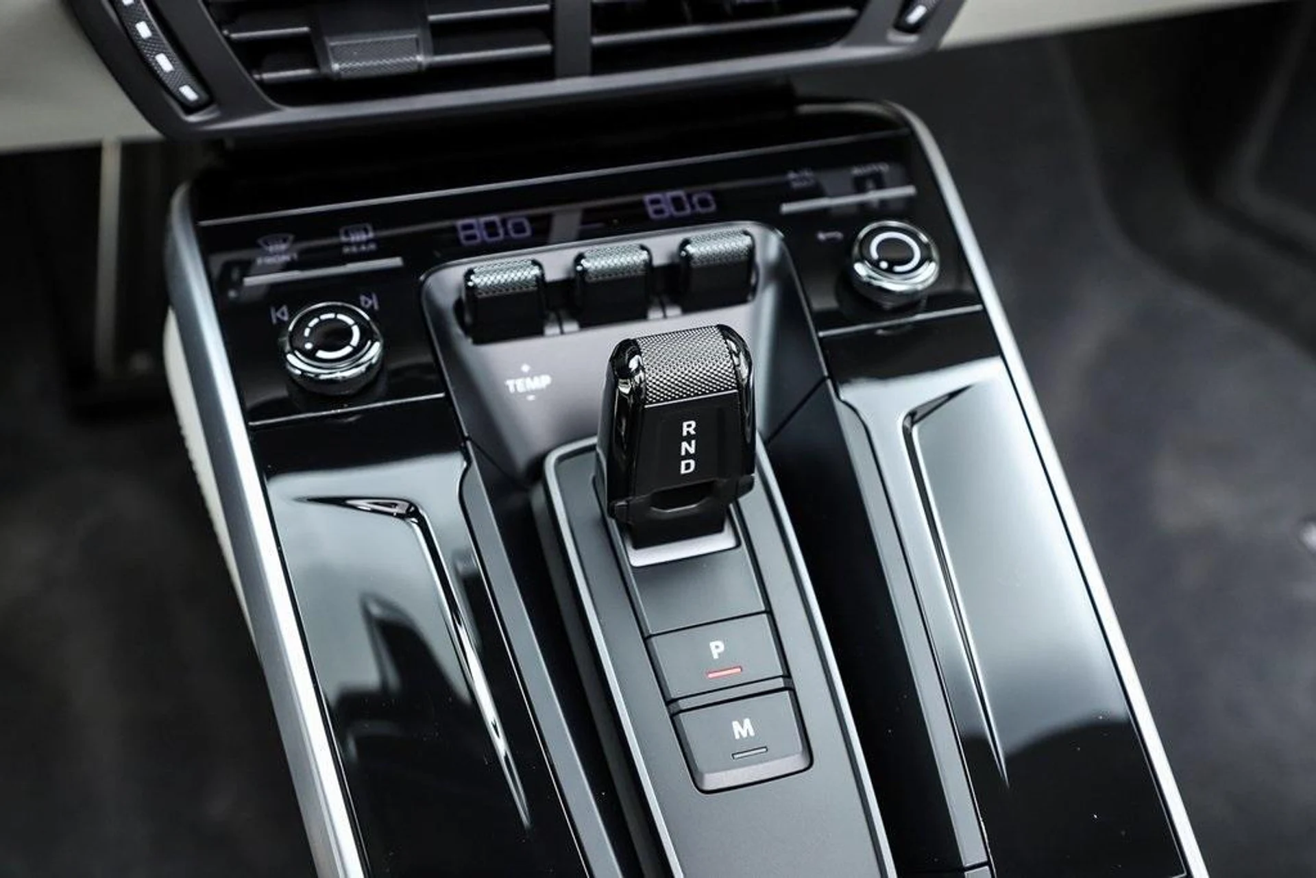 mph060_2643919255_l_T_Iziu_YYM_1v_Hmxk1_Al_Iz_Hvf_FPOE_6a9421e5c9