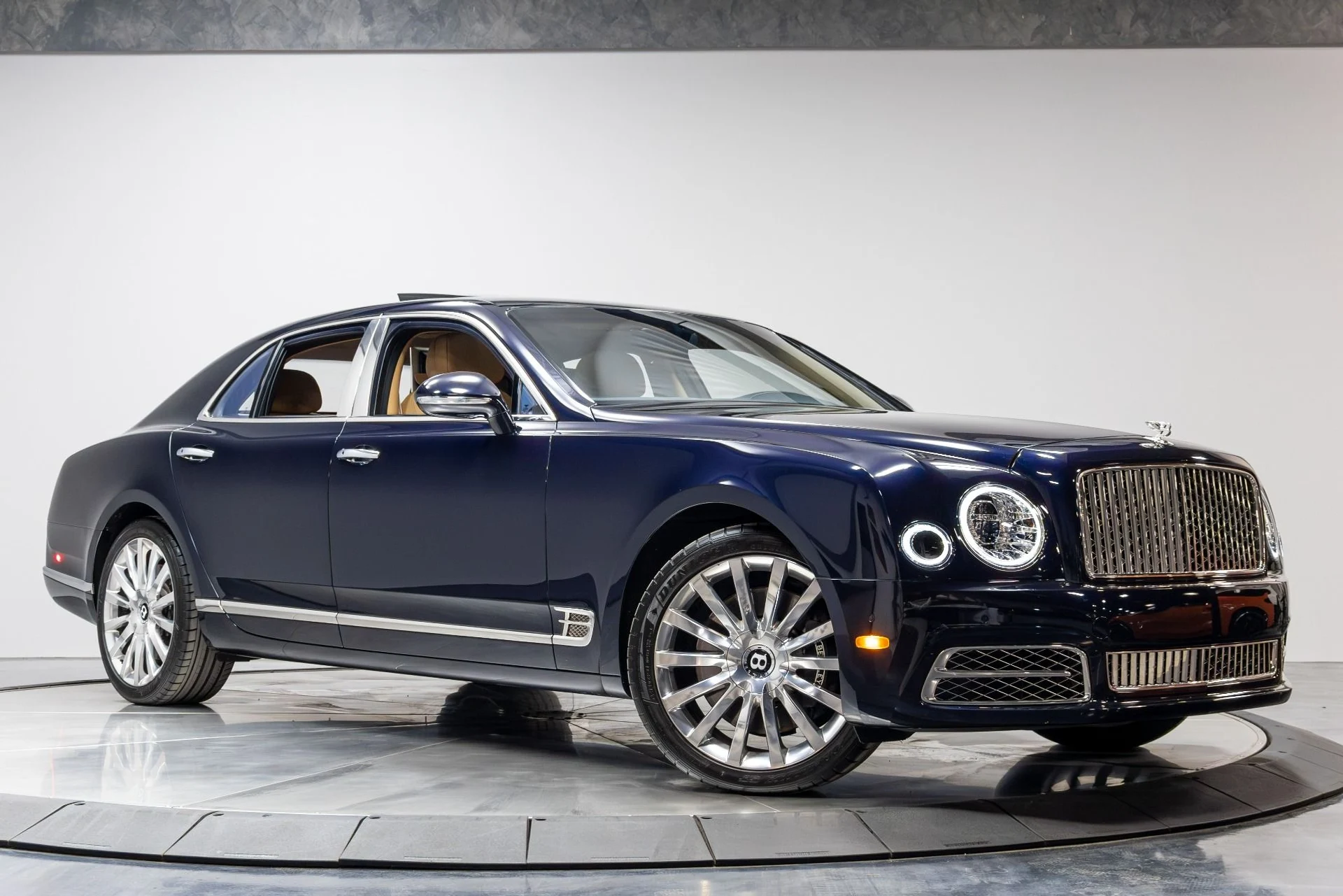 mph060_2645430519_Used_2017_Bentley_Mulsanne_1775514187_0836f2eca8