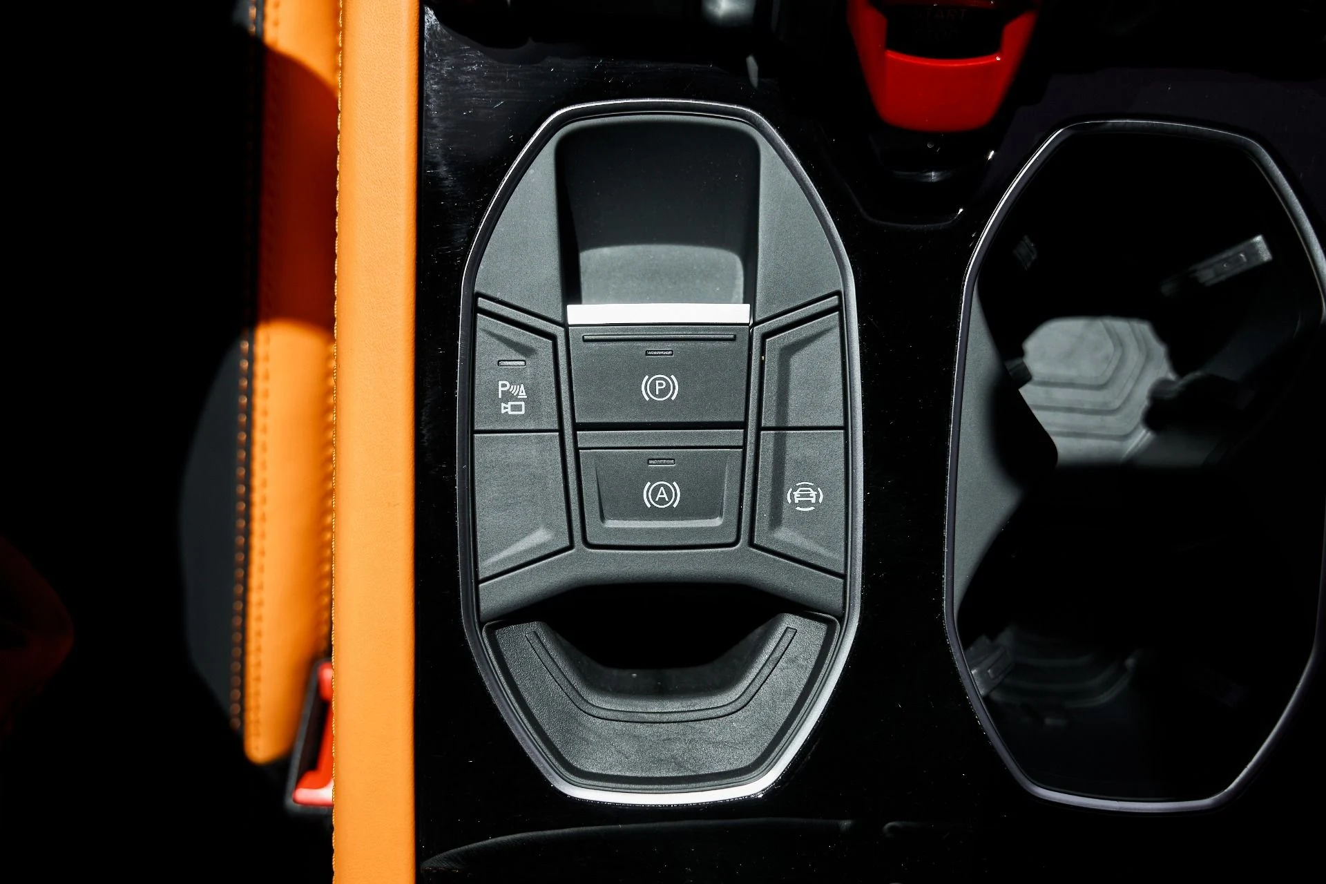 mph060_2646023559_Used_2025_Lamborghini_Urus_SE_1779992065_47702813c9