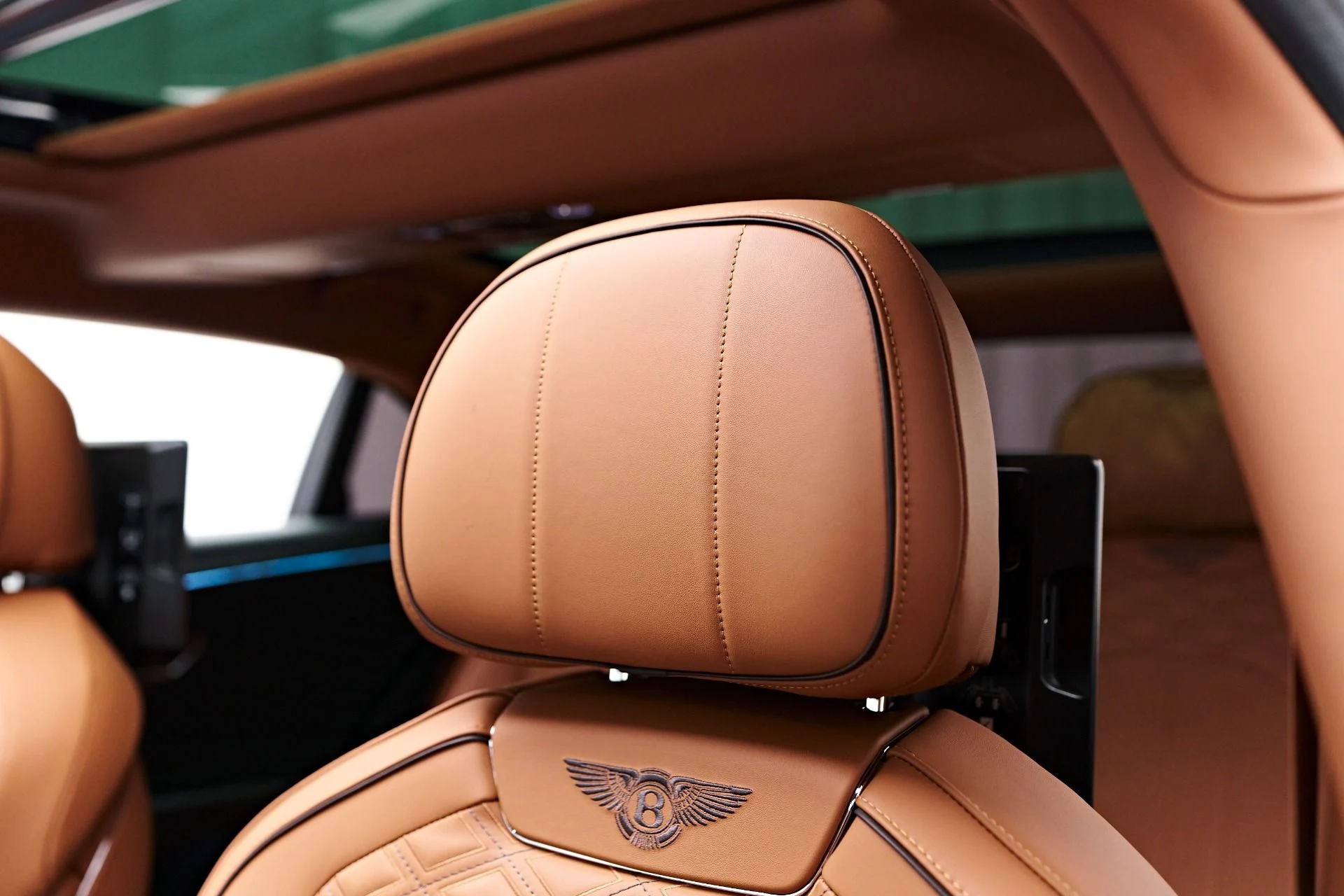 mph060_2670512862_Used_2024_Bentley_Flying_Spur_Mulliner_W12_1756173526_3e7c38e51f