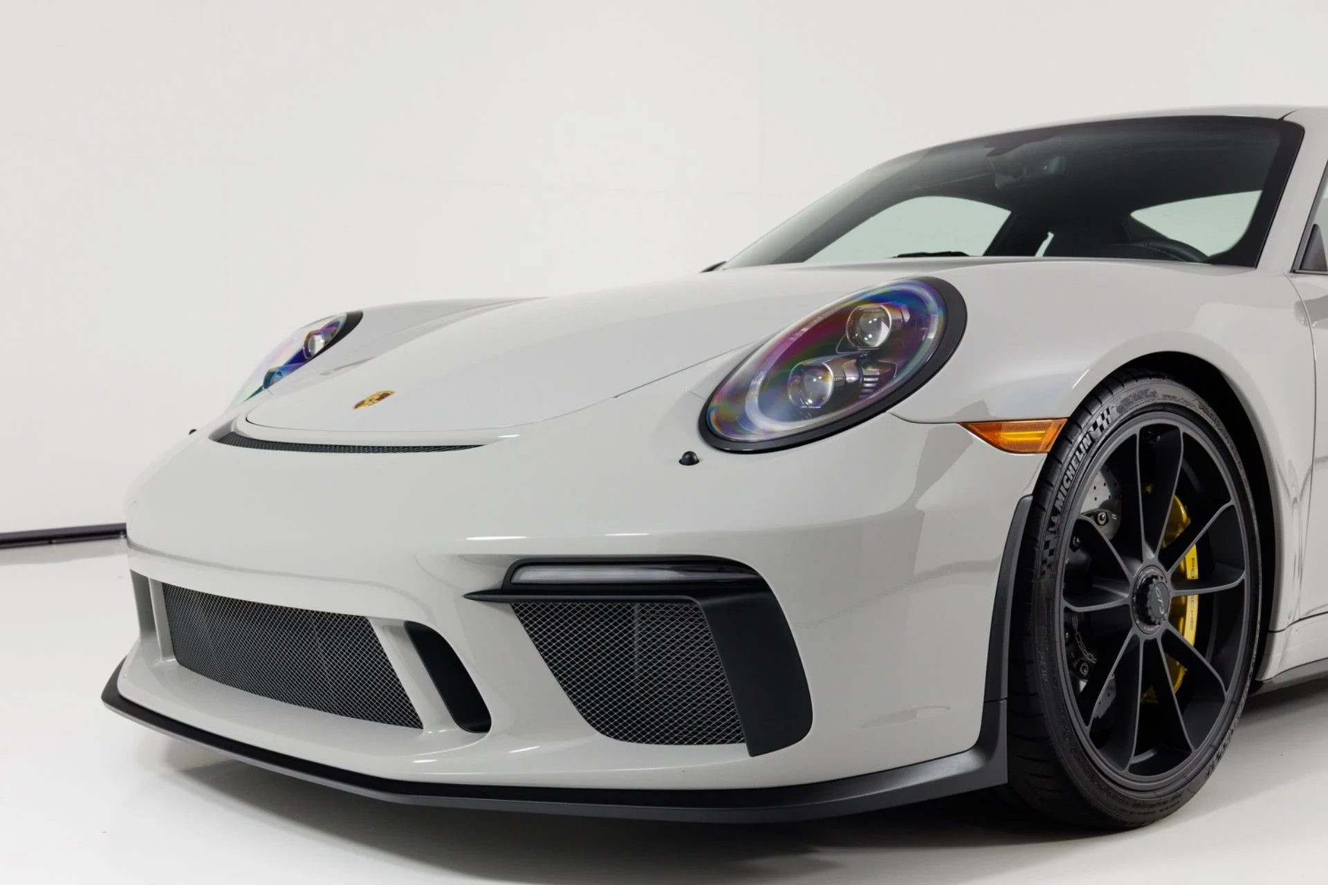 mph060_2689666958_Used_2018_Porsche_911_GT_3_1782944835_9cd9598e6d