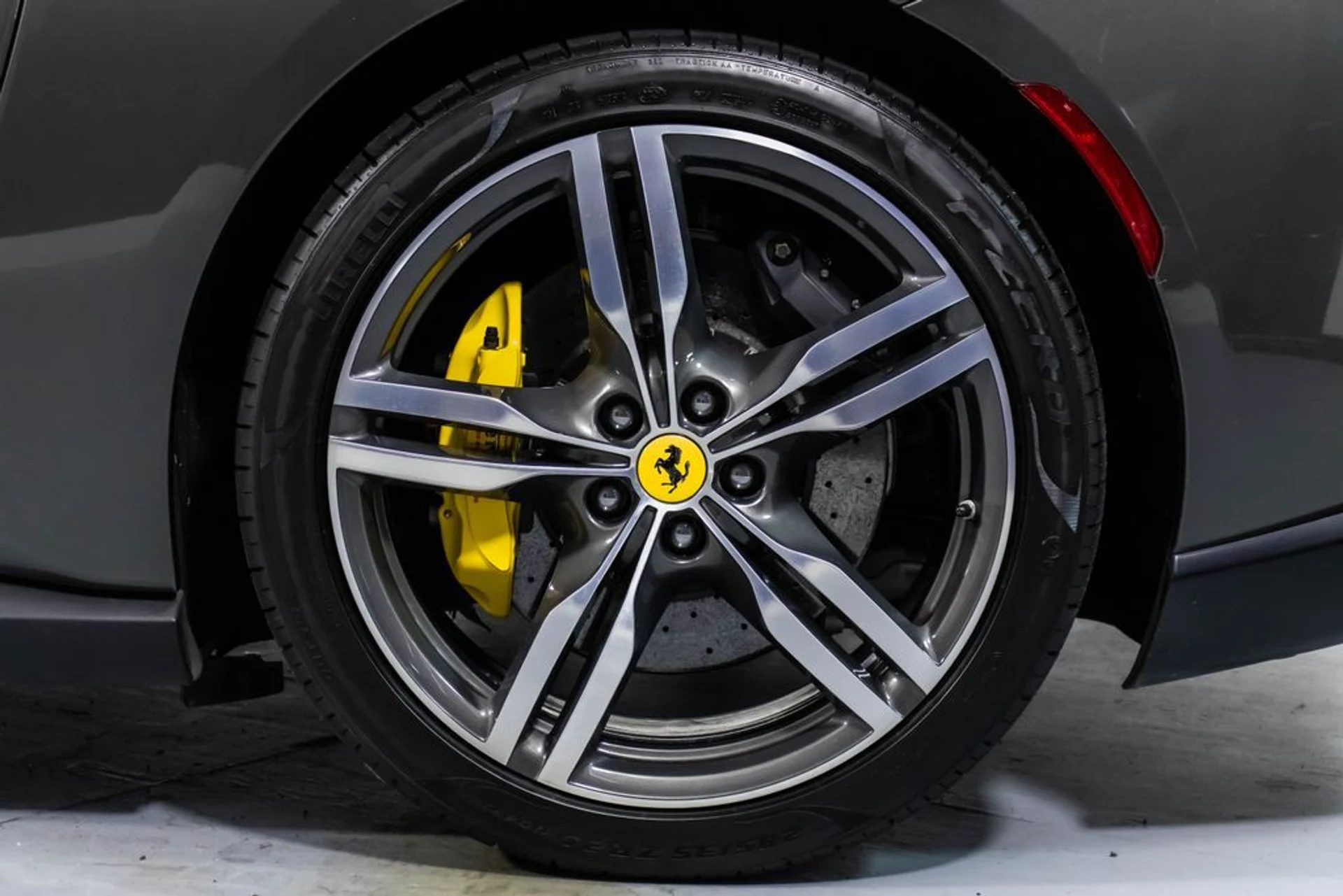 mph060_2706735773_805cf5873948343f399854a6933f4e73x_e79fef742c