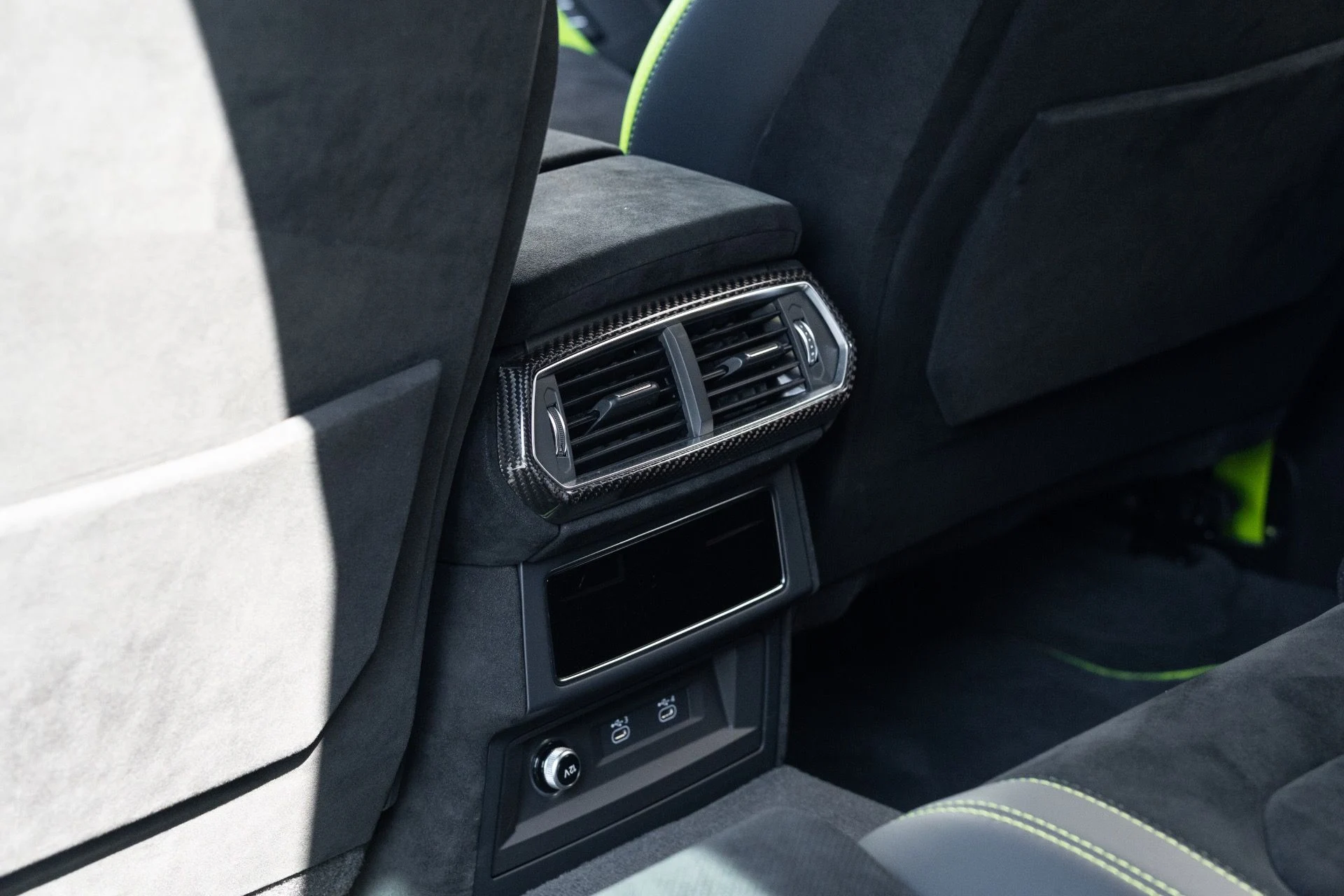 mph060_2717687689_Used_2023_Lamborghini_Urus_Performante_1771690657_f6d482e86a