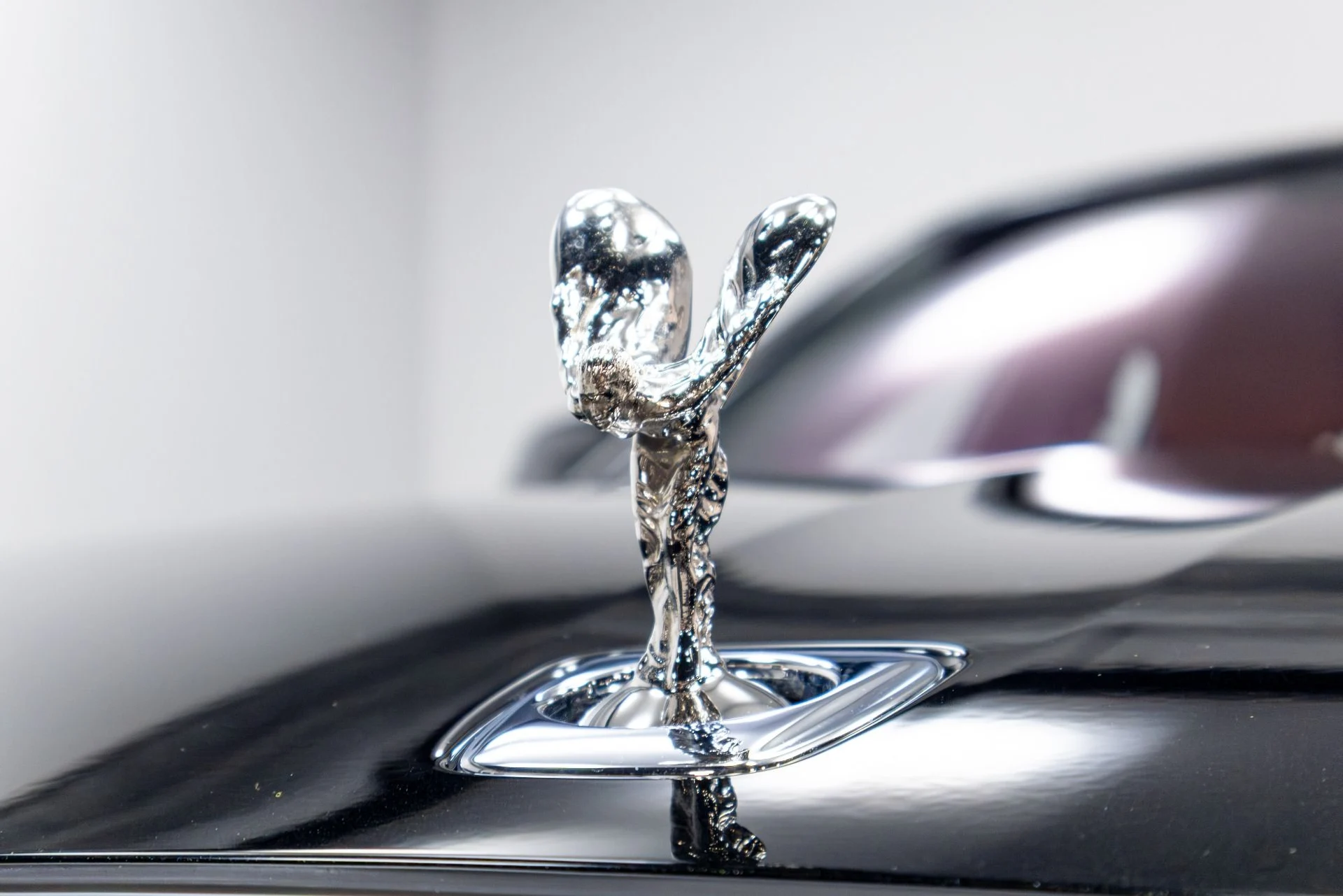 mph060_2751063142_Used_2022_Rolls_Royce_Ghost_1776785010_5c6c6062f7