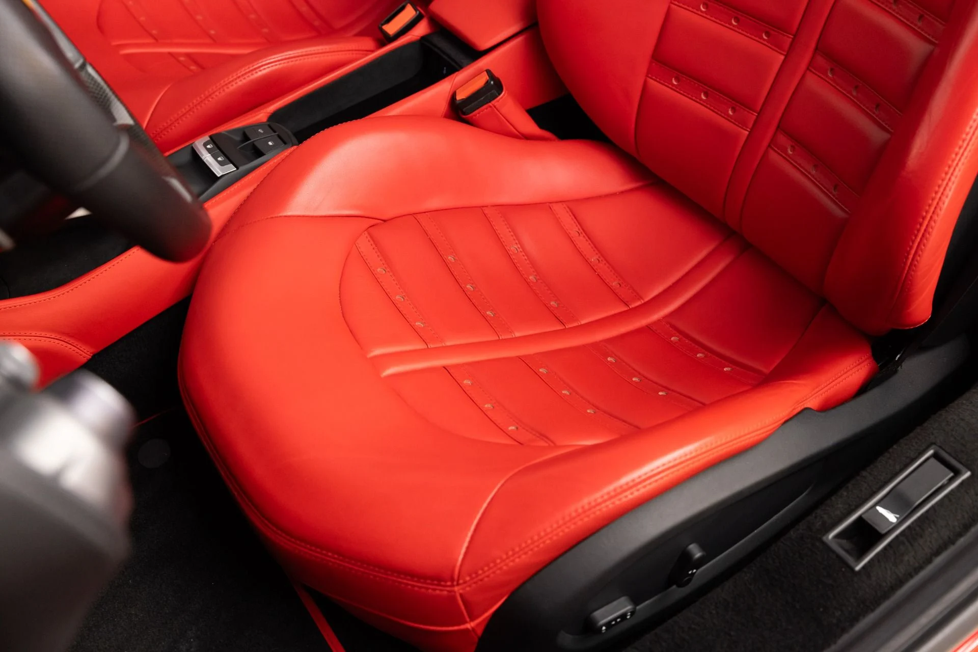 mph060_27847791_Used_2017_Ferrari_488_Spider_1782928038_0cca16554e