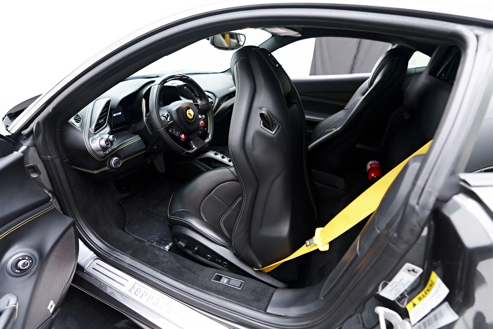 mph060_2785290087_Used_2016_Ferrari_488_GTB_Base_1755995808_e4361d8cce